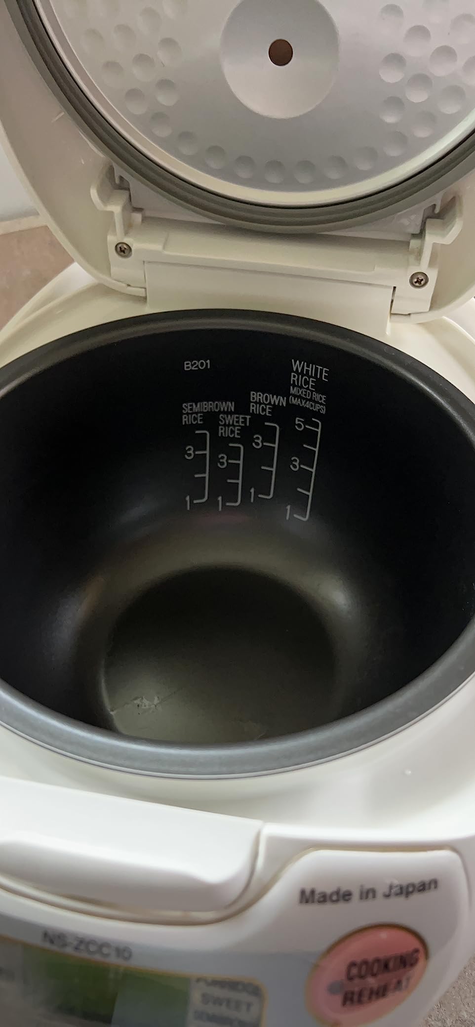 Zojirushi NS ZCC10 Neuro Fuzzy Rice Cooker and Warmer, 5.5 Cup, White customer photo 1