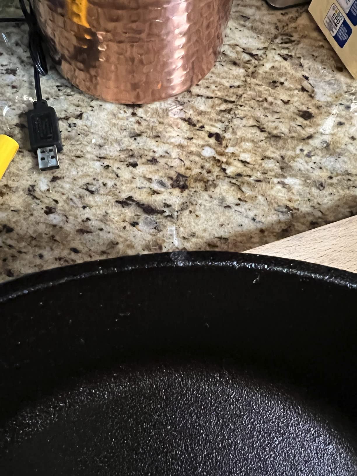Lodge Cast Iron Covered Deep Skillet - Pre-Seasoned Deep Cast Iron Skillet with Lid - Heavy-Duty Family Size Frying Pan for Braising, Sautéing, Grilling & Everyday Cooking - 5 Quart customer photo 2