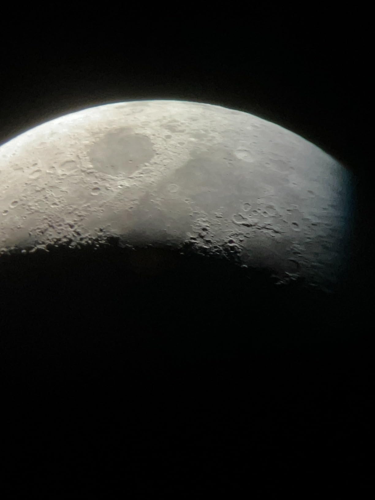 Celestron AstroMaster 130EQ Newtonian Telescope - Manual Reflector for Beginners - Aluminized Mirror - Adjustable-Height Tripod - Includes Accessories Plus Astronomy Software Package customer photo 2