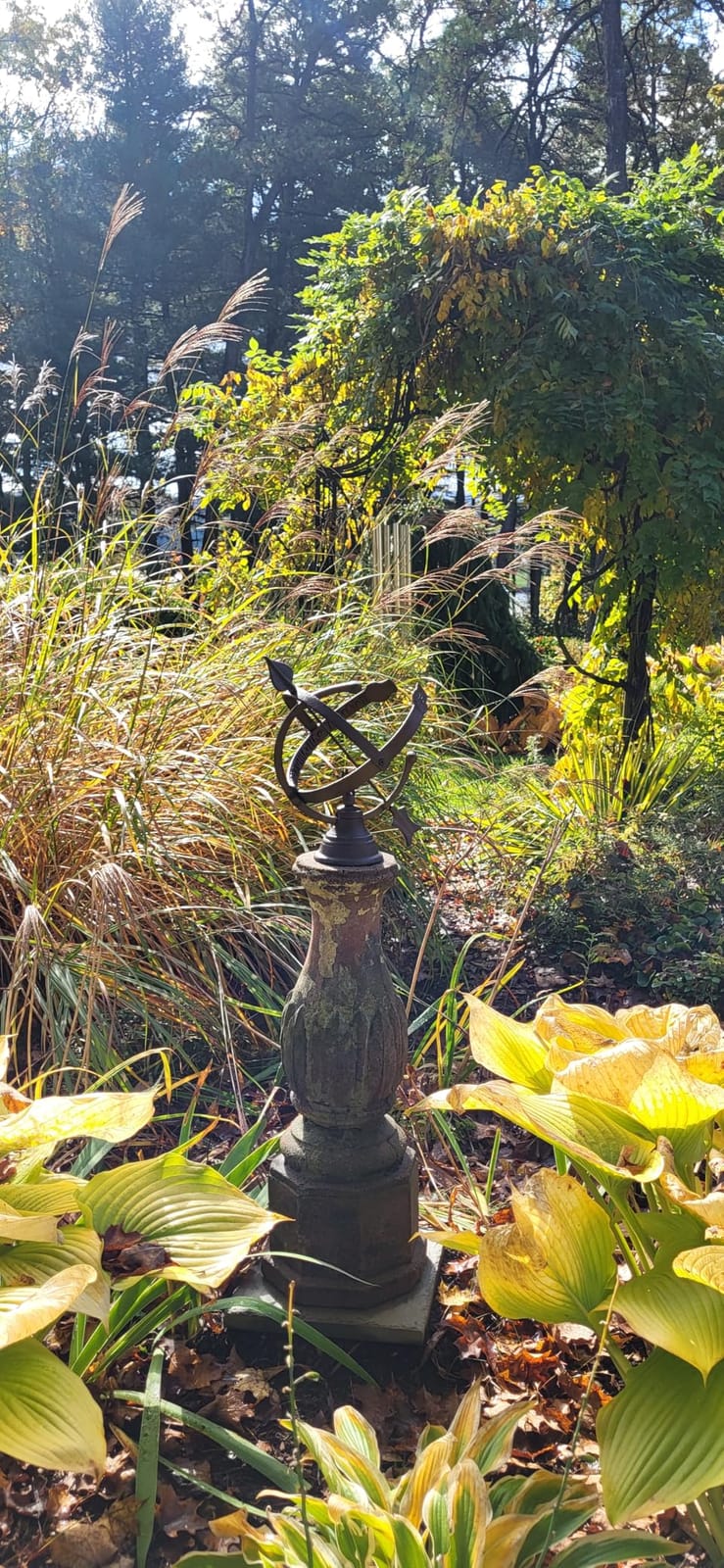 Esschert Design TH28 Cast Iron Sundial customer photo 2