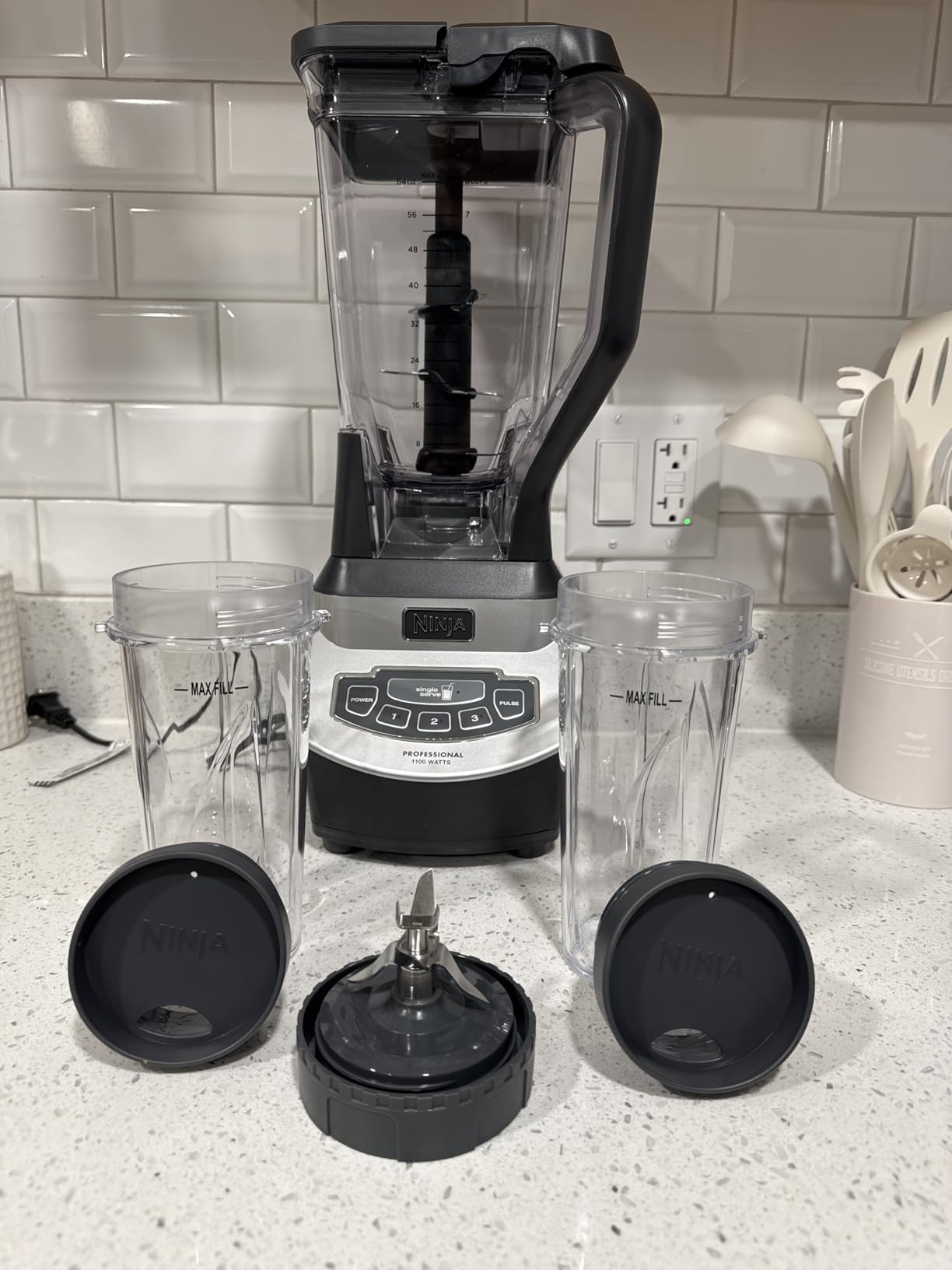 Ninja BL660 Professional Compact Smoothie & Food Processing Blender, 1100-Watts, 3 Functions, 72-oz. Pitcher, (2) 16-oz. To-Go Cups & Spout Lids, Gray customer photo 1