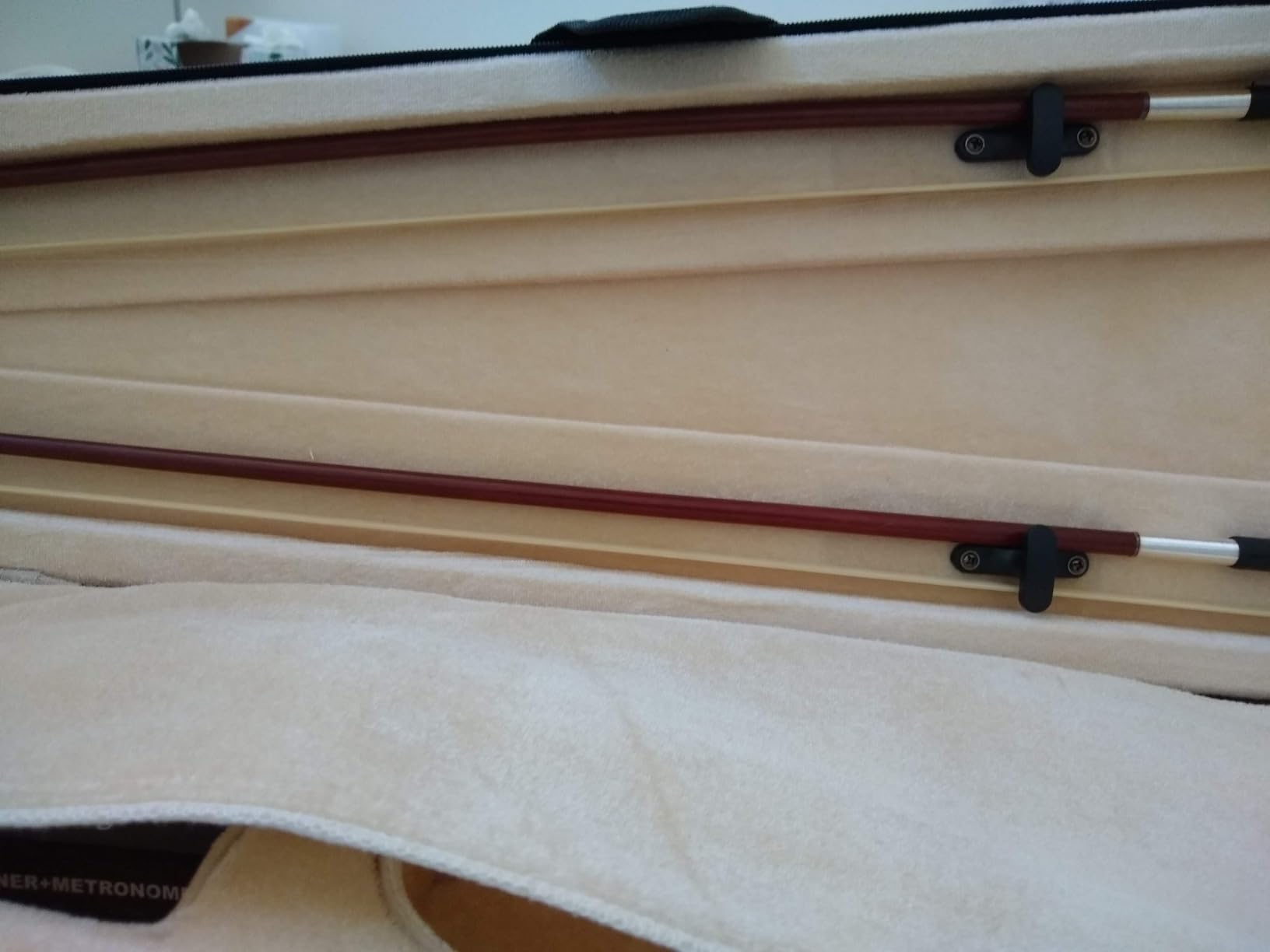 Cecilio 4/4 Violin Solidwood Violin with Strings, Bow, Rosin, Tuner, Shoulder Rest & Lesson Book customer photo 2