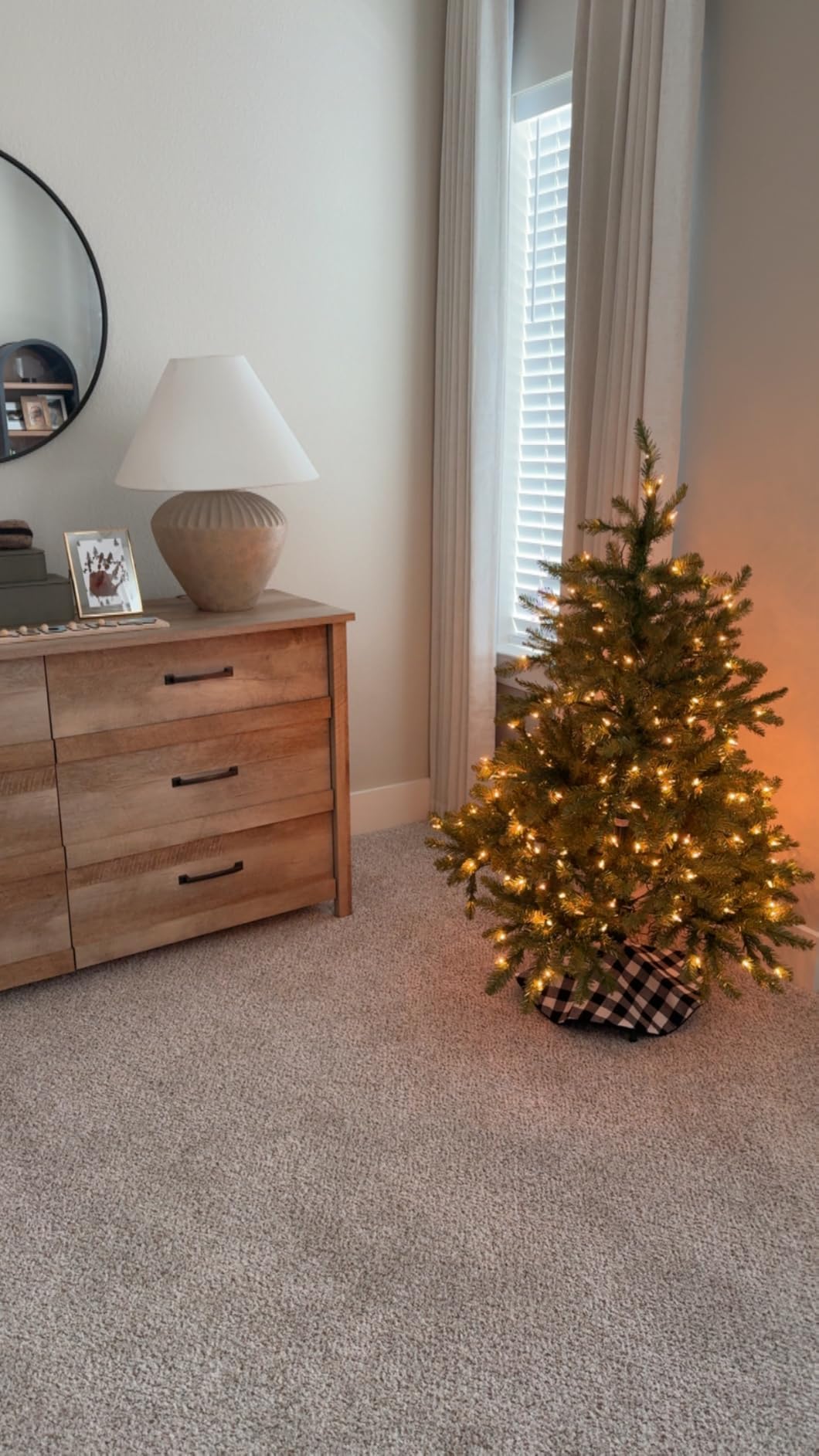 National Tree Company 7ft Pre-Lit Dunhill Fir Artificial Christmas Tree | 700 Clear Lights, 2,144 Tips, Includes Stand, Green customer photo 1