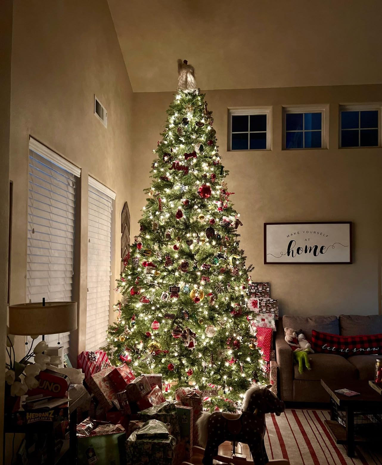 National Tree Company 7ft Pre-Lit Dunhill Fir Artificial Christmas Tree | 700 Clear Lights, 2,144 Tips, Includes Stand, Green customer photo 2