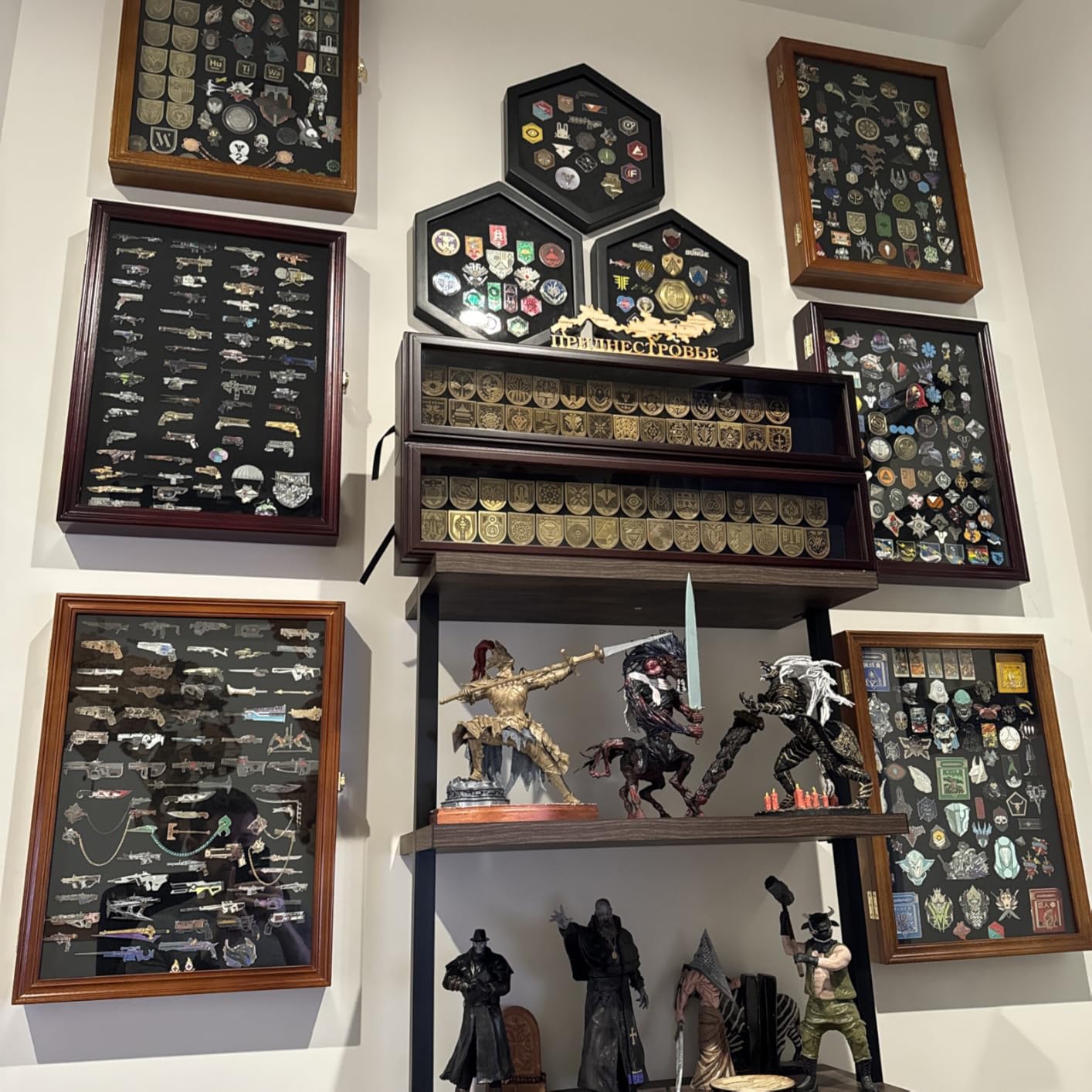 Large 19 X 14 Pin Display Case Medal Shadow Box with 98% UV Protection for Military Medals, Beach Tags, Jewelry Pins, Pin Gift, Insignia Ribbons Memorabilia Black Finish customer photo 2