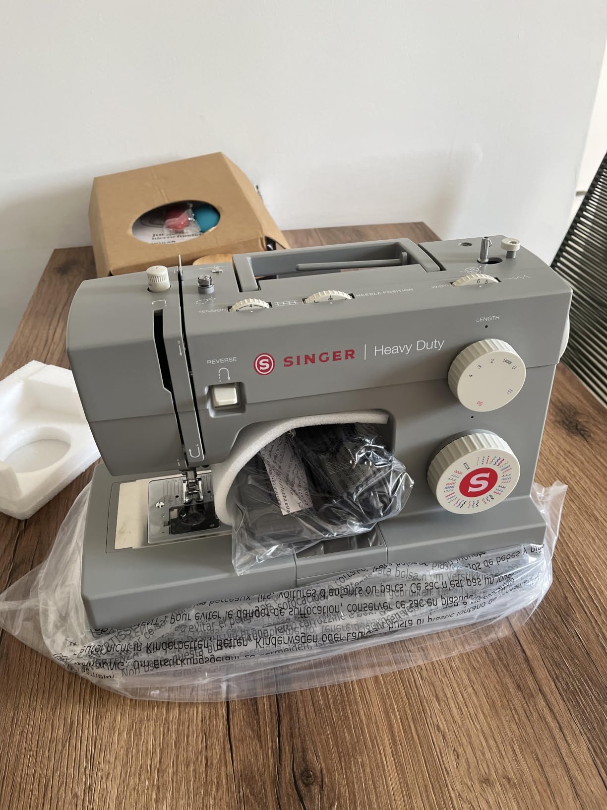 SINGER® 4432 (Grey) High Speed Heavy Duty Sewing Machine + Accessory Kit | 32 stitches deliver 110 applications, 50% more power for thick fabrics, 1100 per minute capacity, 1-step buttonhole design customer photo 1