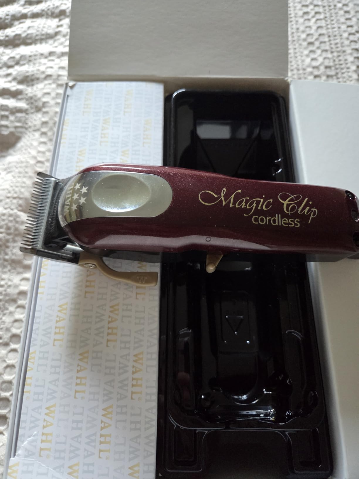 Wahl Professional 5 Star Magic Clip Cordless Clipper, Stagger-Tooth Blade | Seamless Blends & Fades with 100+ Min Lithium-Ion Runtime, Includes 8 Cutting Guides, Oil & Cleaning Brush customer photo 2