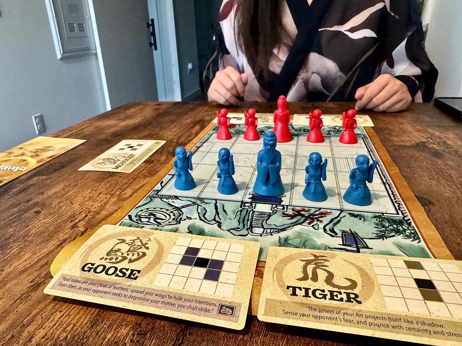 Arcane Wonders Onitama | 2-Player Abstract Duel with Modular Movement Cards | 5x5 Grid Chess-Like Tactics for Strategic Thinkers | Ages 8+ | 15-20 Minutes | Portable Martial Arts customer photo 2