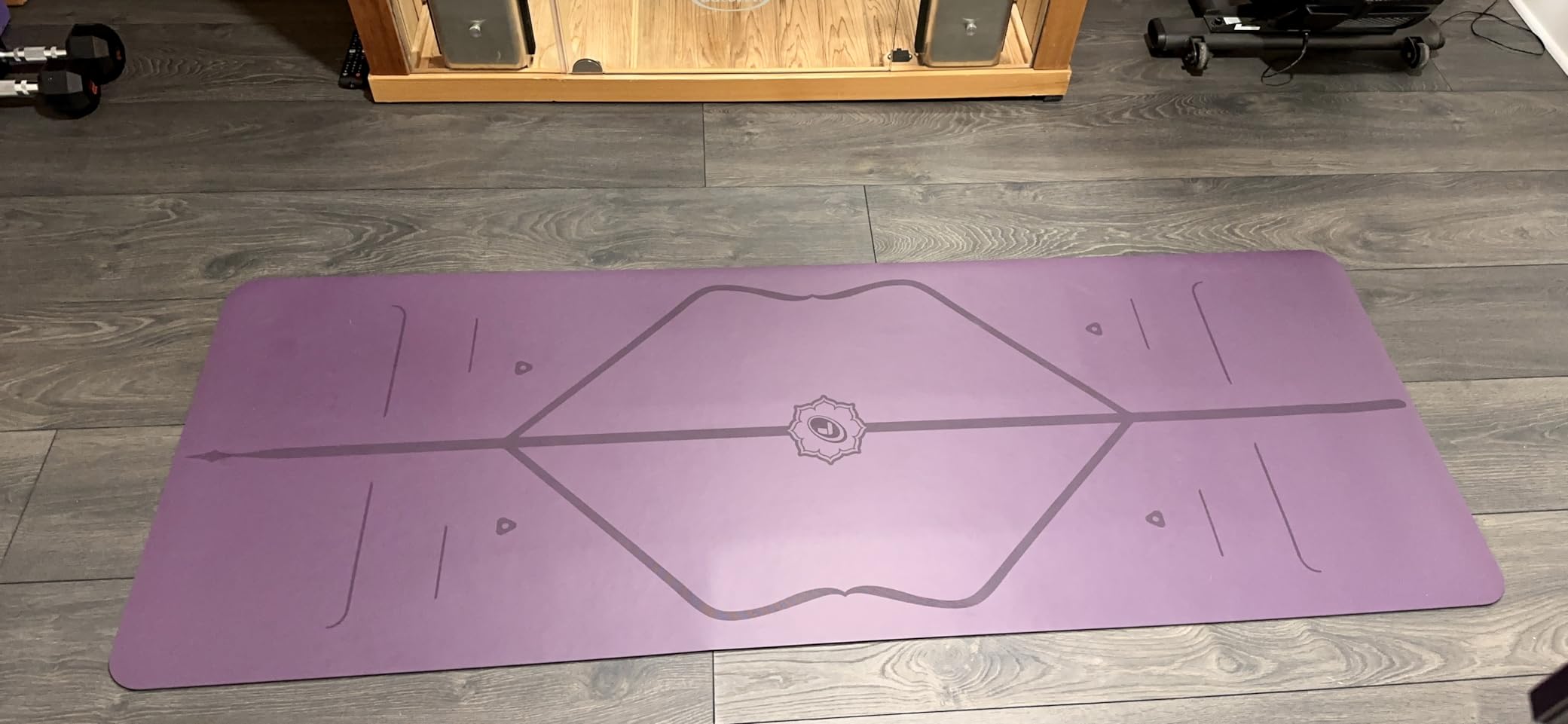 Liforme Original Yoga Mat - Free Yoga Bag Included - Patented Alignment System, Warrior-like Grip, Non-slip, Eco-friendly, sweat-resistant, long, wide, 4.2mm thick mat for comfort customer photo 2