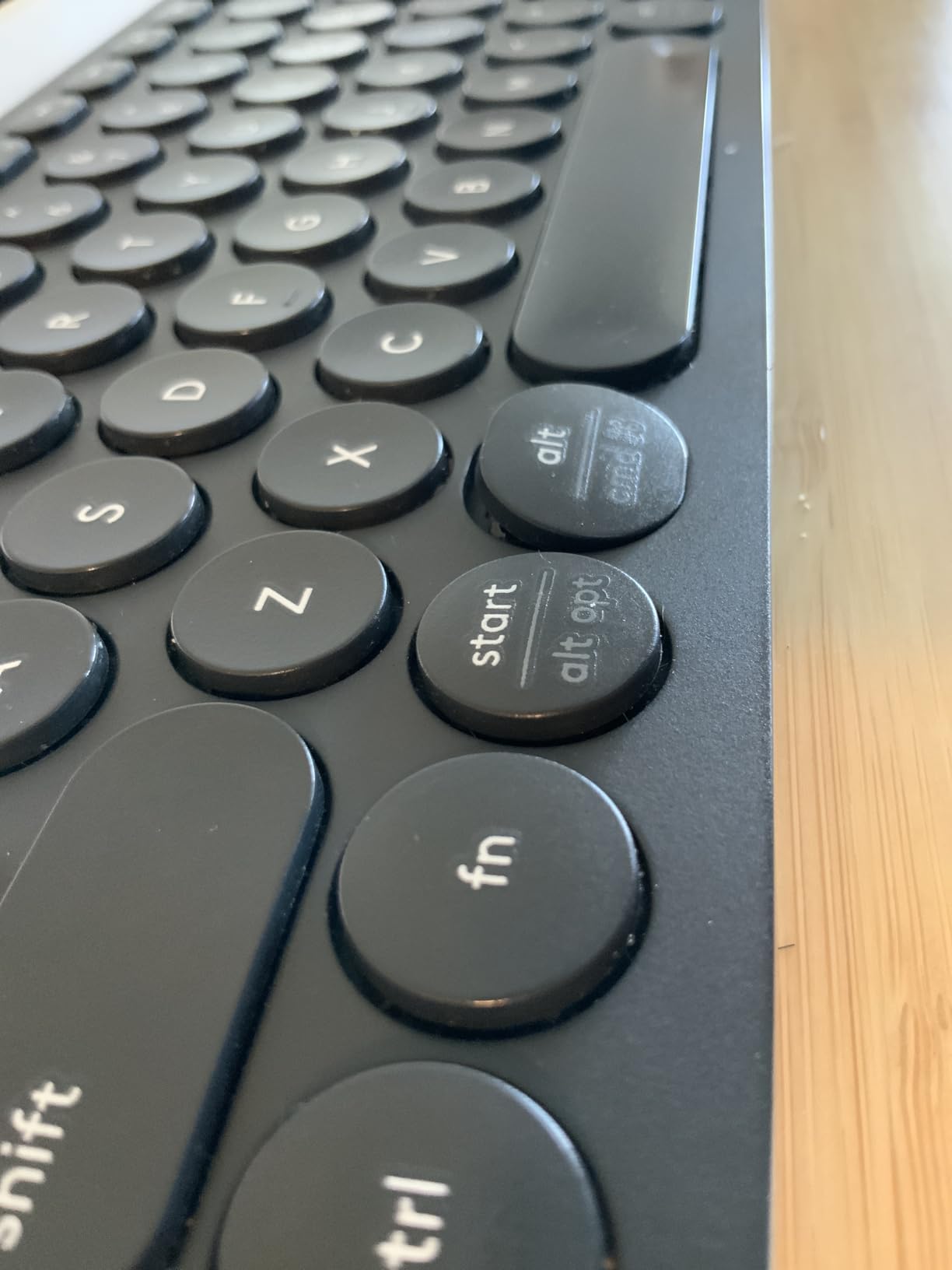 Logitech K780 Multi-Device Wireless Keyboard for Computer, Phone and Tablet customer photo 2