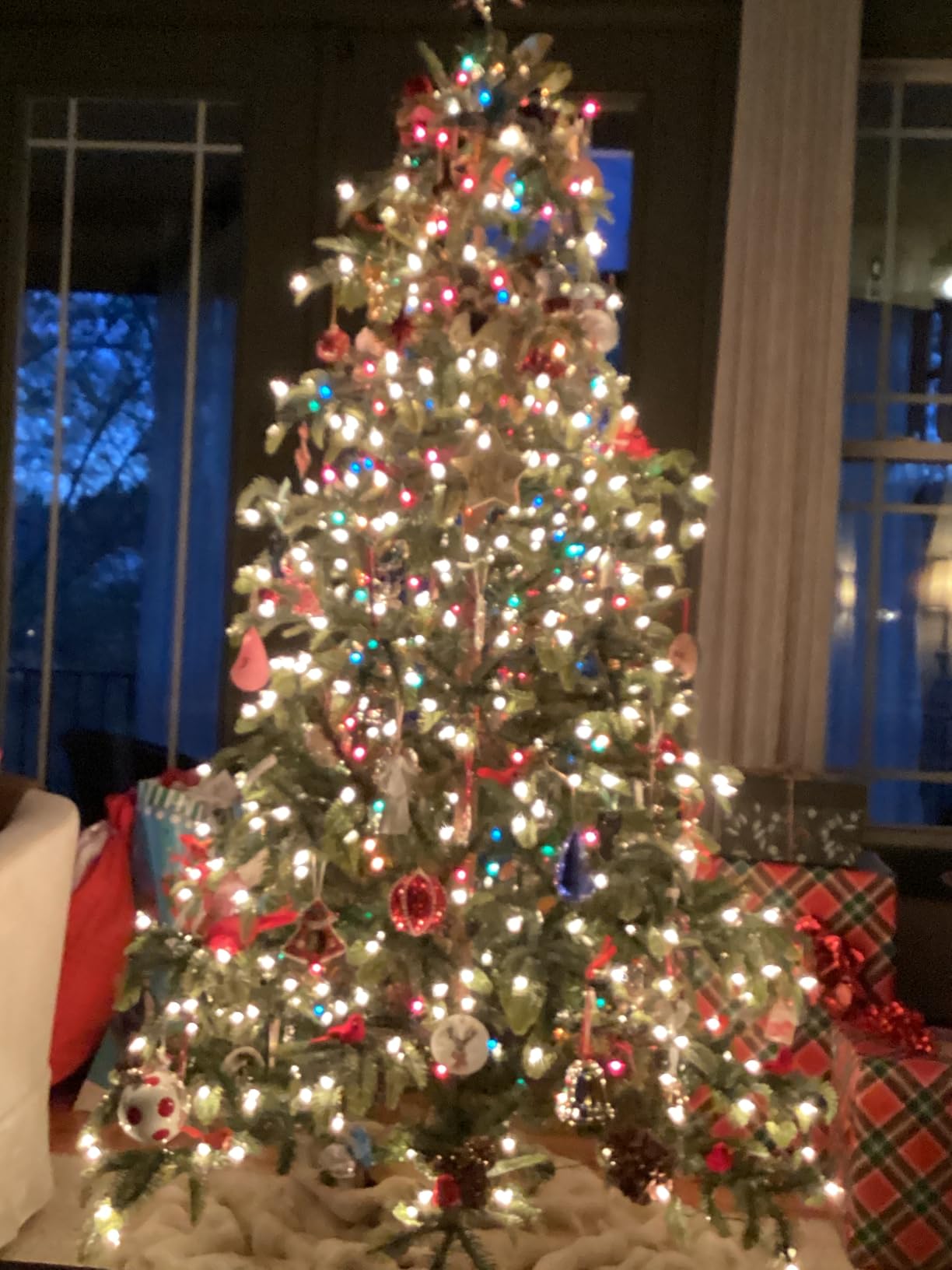 Puleo International 7.5ft Pre-Lit Aspen Fir Artificial Christmas Tree | 1319 Realistic Branch Tips, 700 Clear Lights, Hinged Branches, Foldable Metal Stand customer photo 2