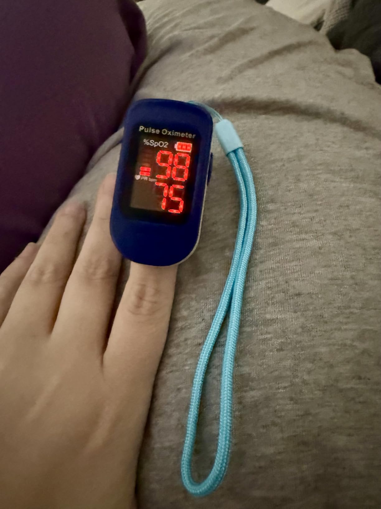 Zacurate 500BL Fingertip Pulse Oximeter Blood Oxygen Saturation Monitor with Batteries Included (Navy Blue) customer photo 1