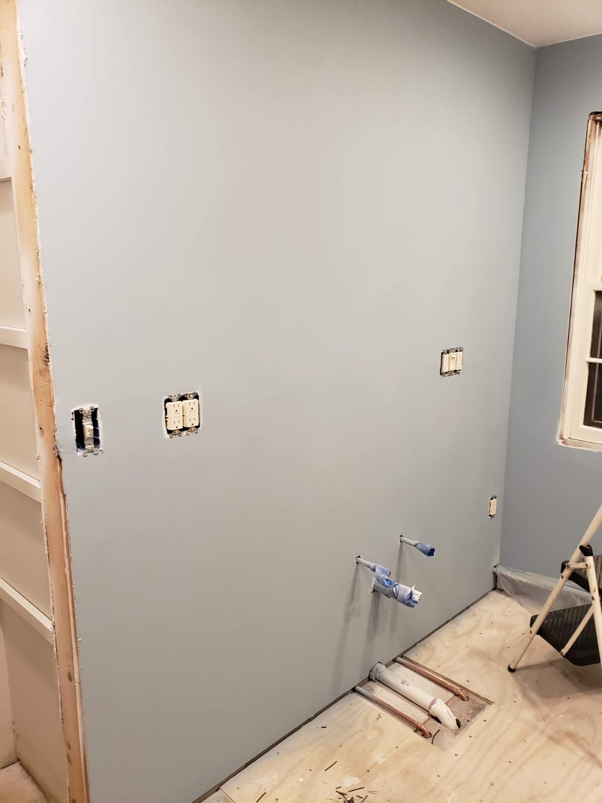 HomeRight Super Finish Max HVLP Paint and Stain Sprayer, 3 Brass Tips | Three brass tips and three spray patterns handle stains, sealers and latex paint on furniture, cabinets and trim. customer photo 1