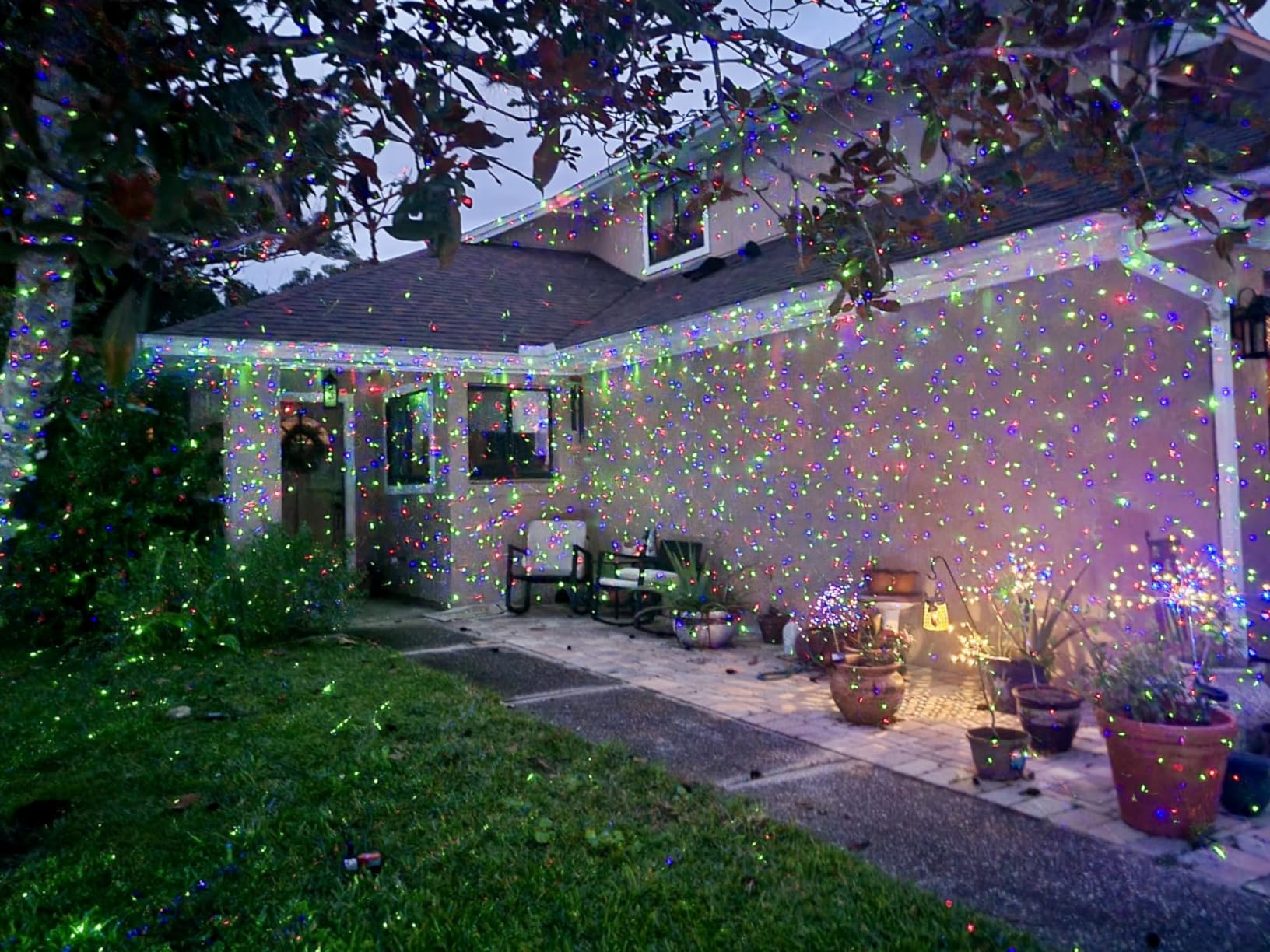 Poeland Christmas Laser Projector Lights Waterproof Outdoor Garden Decorative Lighting with Security Lock 3 Color Red Green Blue customer photo 2
