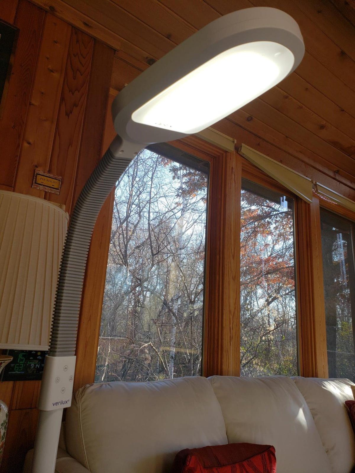 Verilux SmartLight Full Spectrum LED Modern Floor Lamp with Adjustable Brightness, Flexible Gooseneck and Easy Controls - Reduces Eye Strain and Fatigue - Ideal for Reading, Artists, Craft (White) customer photo 2