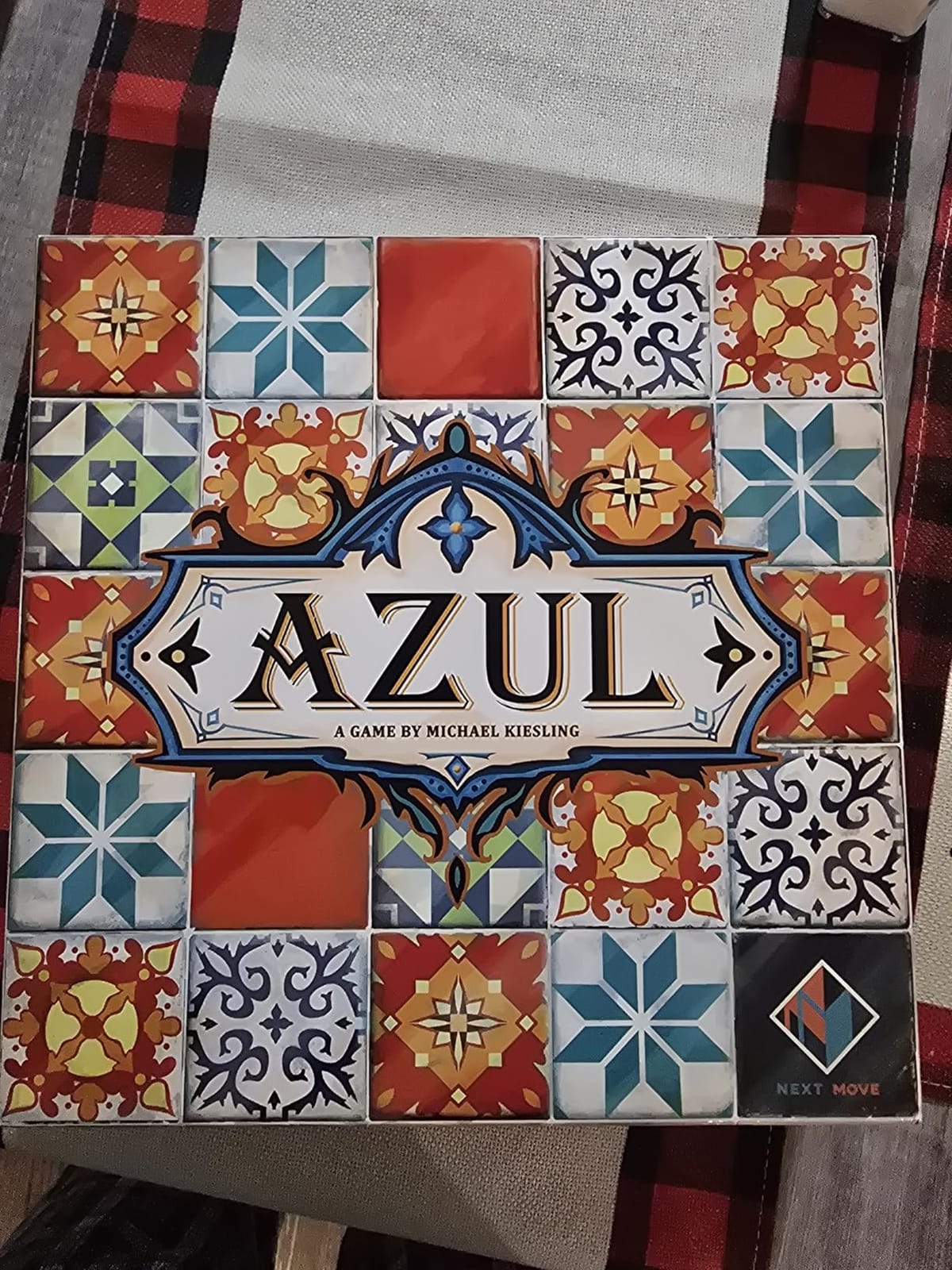 Asmodee Azul Board Game - Mosaic Pattern Placement & Beautiful Art Adult Board Game, Award-Winning Strategy for Adults & Families, 2-4 Players Ages 8+, 30-45 Minute Playtime customer photo 1