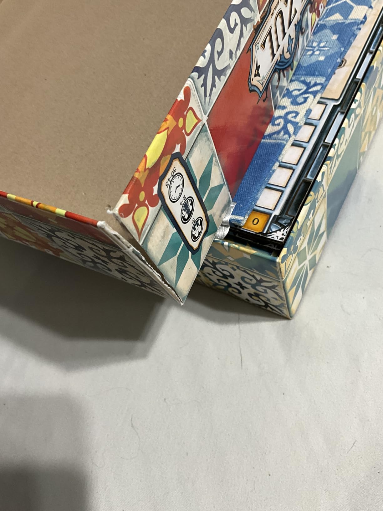 Asmodee Azul Board Game - Mosaic Pattern Placement & Beautiful Art Adult Board Game, Award-Winning Strategy for Adults & Families, 2-4 Players Ages 8+, 30-45 Minute Playtime customer photo 2