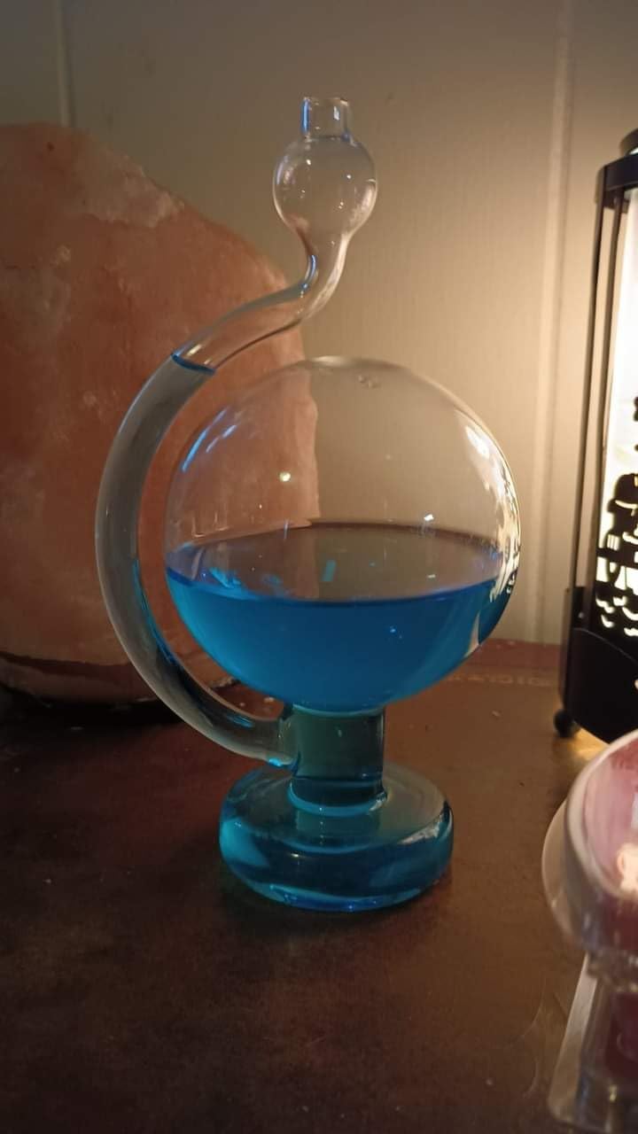 Storm Glass Forecaster Predicting Weather Forecasting Home Ornament Local Cool Monitor Bottle Visual Live Report Reporting Box Ball Indoor Desktop for Kids Toy customer photo 1