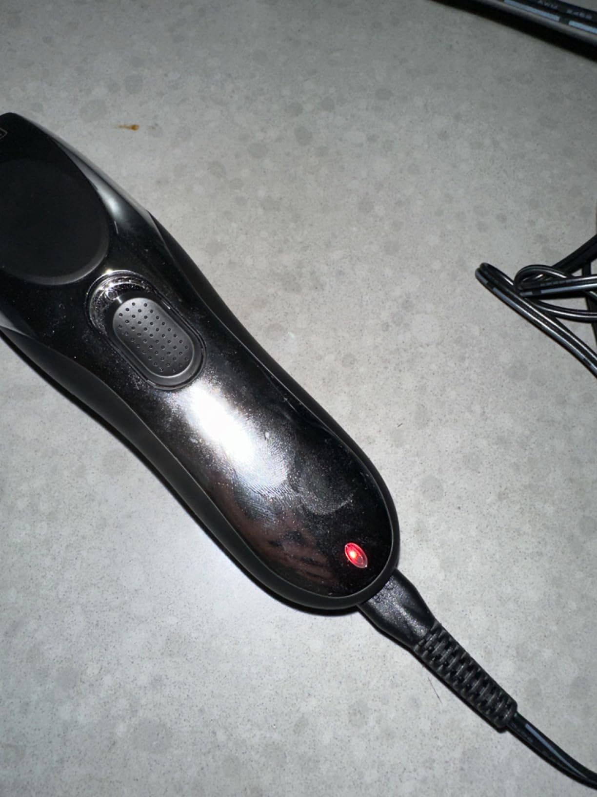 Wahl Clipper Rechargeable Cord/Cordless Haircutting & Trimming Kit - Model 79434 customer photo 2