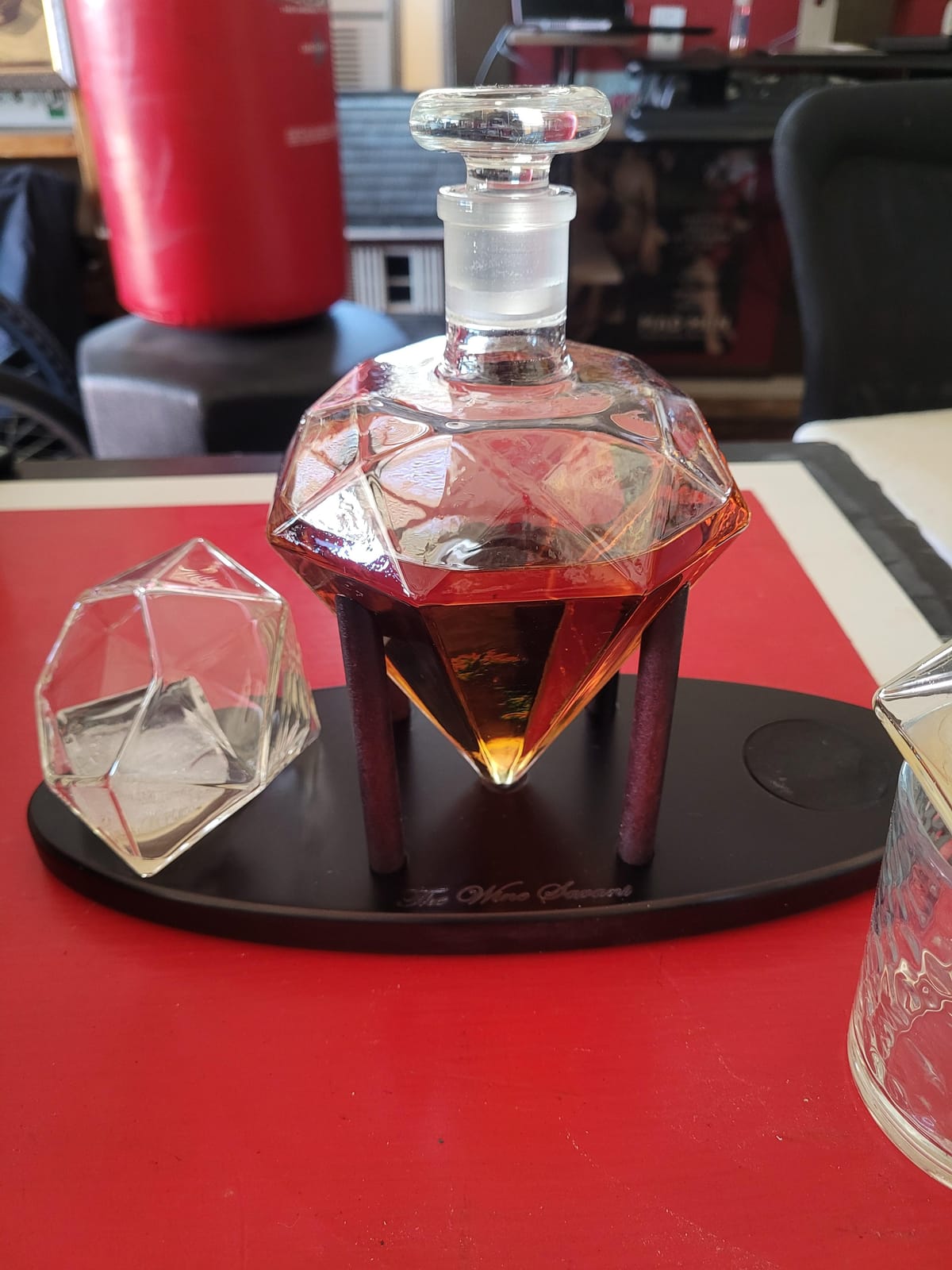 Diamond Whiskey Decanter with 2 Diamond Glasses Set, 750ml Clear Liquor Carafe & 10oz Tilted Tumblers for Scotch Rum Bourbon Vodka Tequila, Unique Home Bar Decor, Luxury Gift Men Women customer photo 2