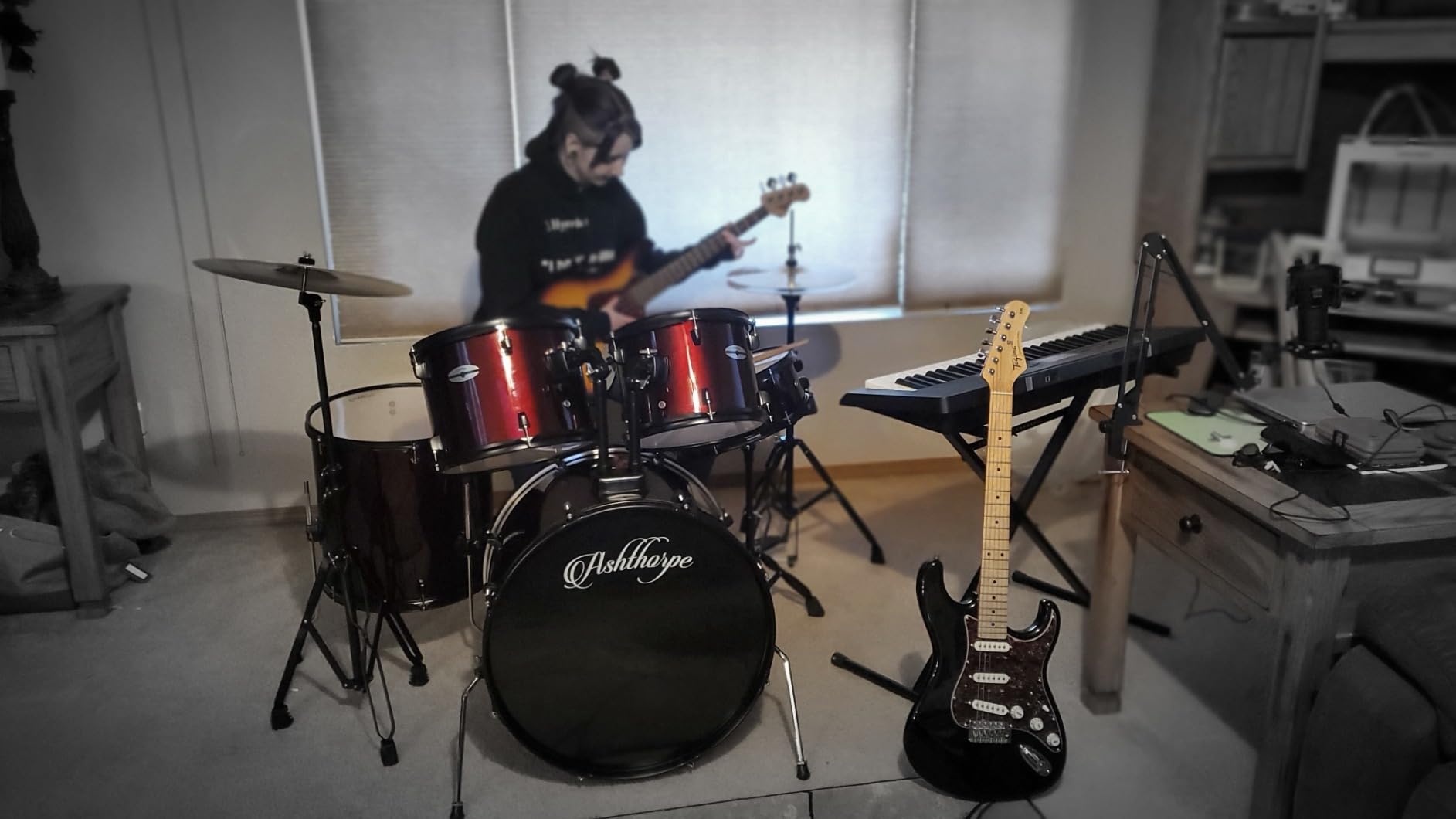 Ashthorpe 5-Piece Complete Full Size Adult Drum Set with Remo Batter Heads - Red customer photo 2