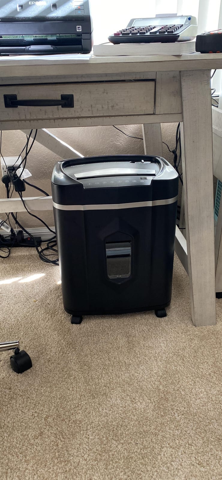 Aurora AU1640XA Anti-Jam 16 Sheet Crosscut Paper/CD and Credit Card/ 5 Gal Pullout Basket Shredder, 30 Minutes Continuous Run Time customer photo 1