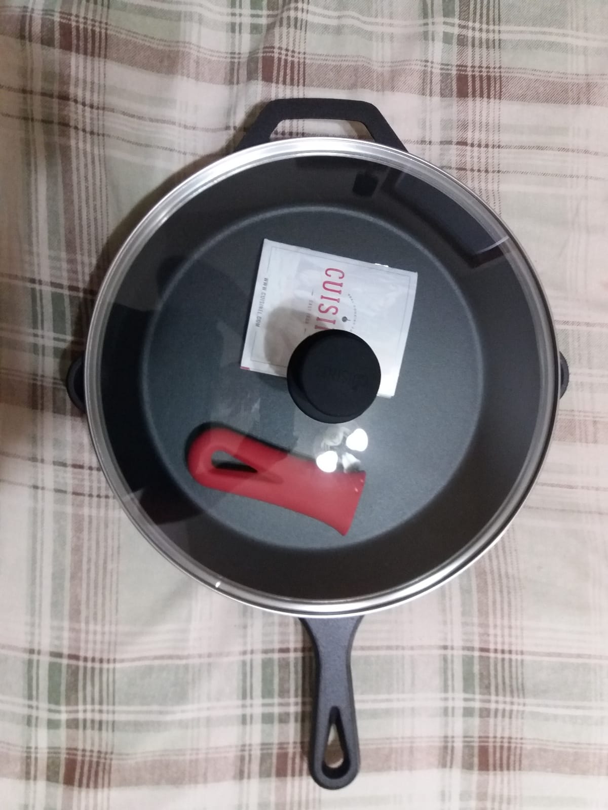 Cuisinel Cast Iron Skillet with Lid - 12-Inch Frying Pan + Glass Cover + Silicone Handle Holder - PFAS and PFOA-free Pre-Seasoned Oven Safe Cookware - Indoor/Outdoor Use - Grill, BBQ, Fire, Stovetop customer photo 2