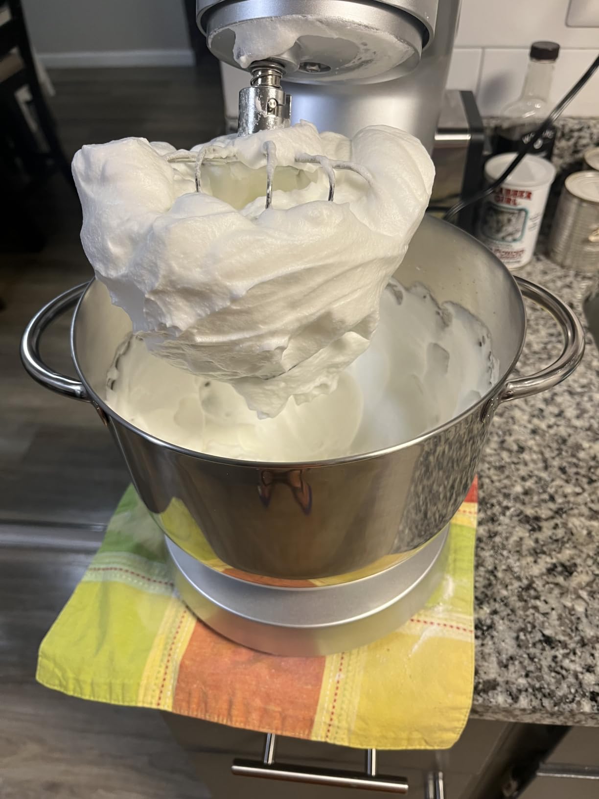 Aucma Stand Mixer, 6.5-QT 660W 6-Speed Tilt-Head Food Mixer, Silver customer photo 2