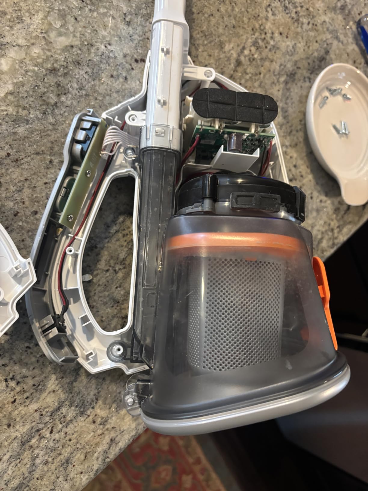 BLACK+DECKER Dust Buster Hand Held Vacuum Cordless Rechargeable, Portable Vacuum for Car, Extended Runtime, Powerful Suction, Extra Long Crevice Tool, AdvancedClean+ (HHVK320J10) customer photo 1