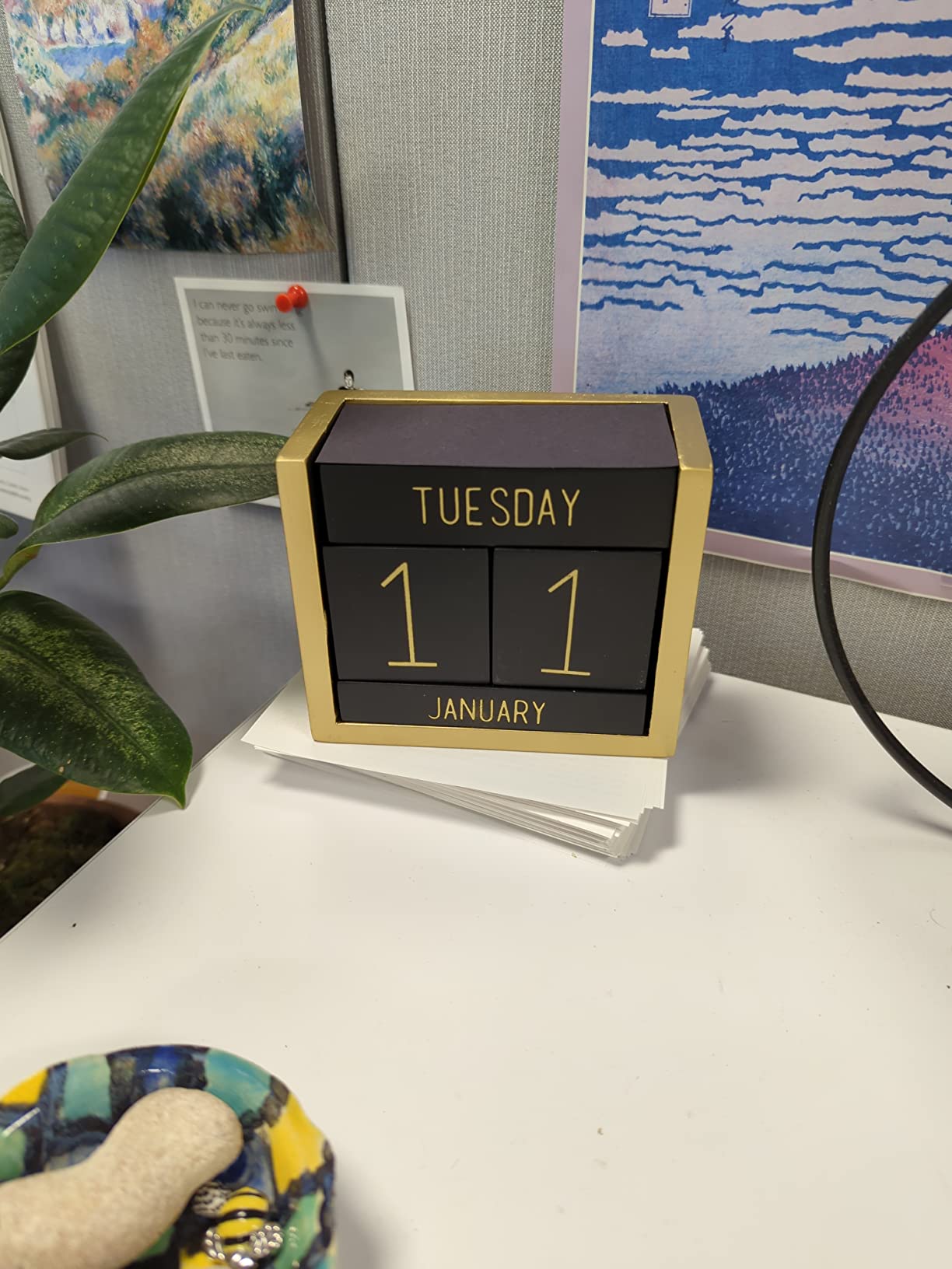 Juegoal Wooden Perpetual Calendar, Wooden Block Daily Calendar Office Desk Accessories (Black) customer photo 2