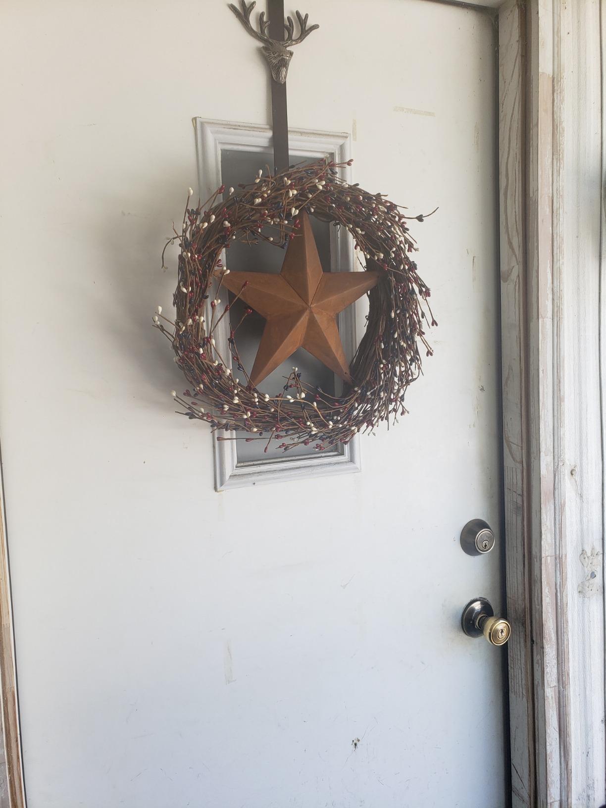 NeoL'artes 22 inch American Patriotic Wreath with Red White and Blue Pip Berries and Barn Star, 4th of July Decor Wreath for Front Door customer photo 2