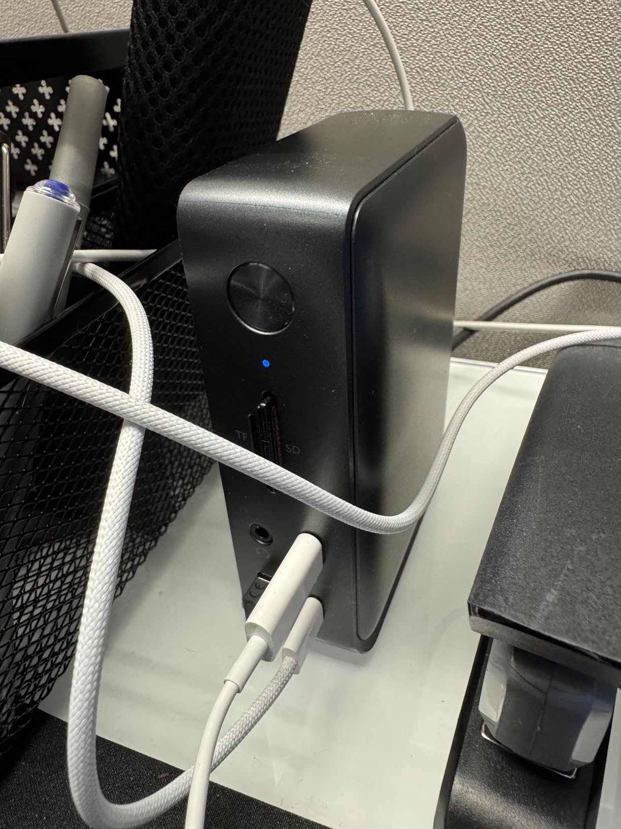 Anker Laptop Docking Station, 13-in-1 USB-C Docking Station, Triple Display with 2xHDMI and 1xDP, 10 Gbps USB-C and 5 Gbps USB-A Data, Ethernet, Audio, SD, 85W Charging for Dell, HP, Lenovo and More customer photo 1