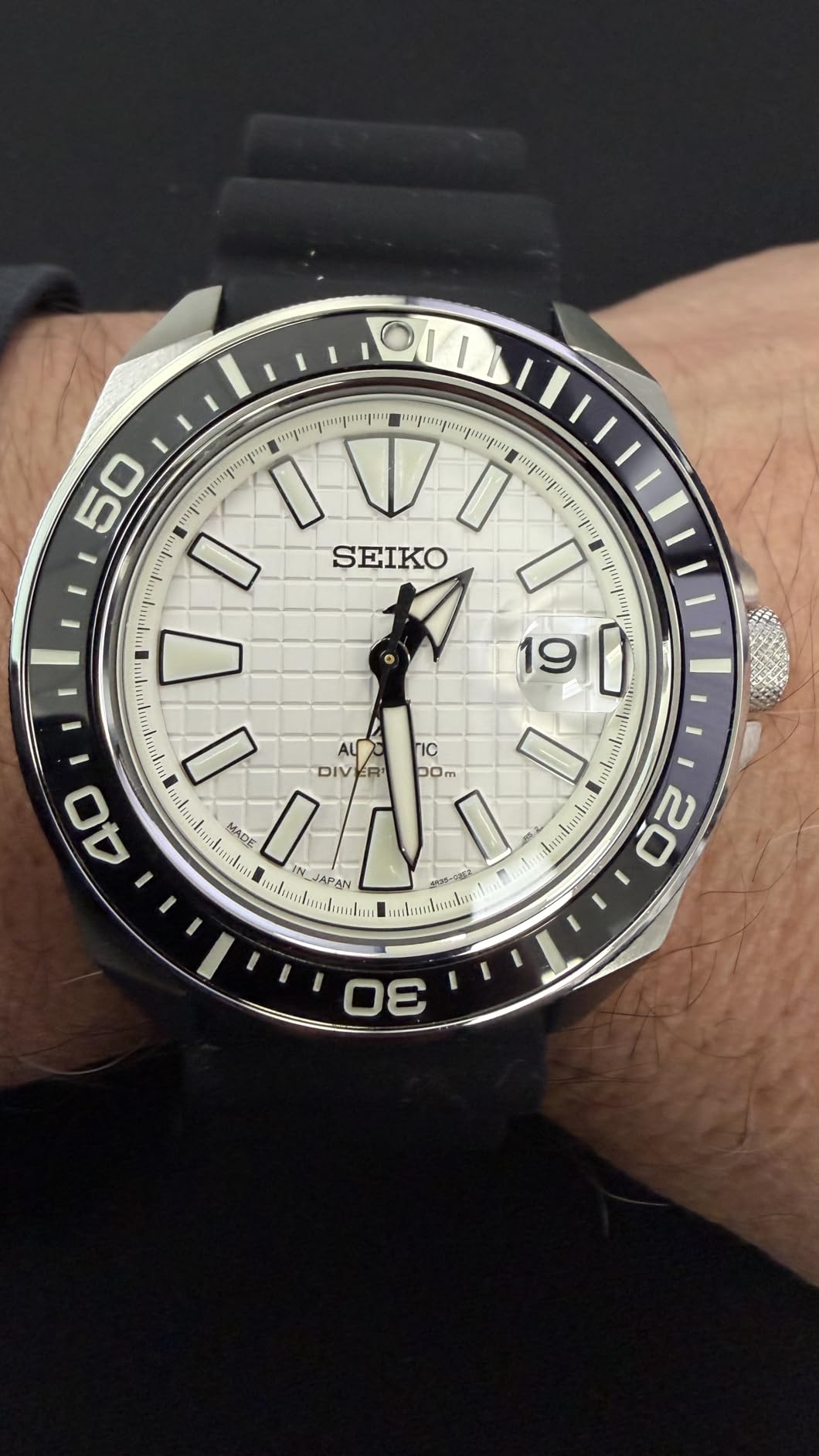 SRPG21 Automatic Dive Watch for Men - Prospex Collection - LumiBrite Hands, Magnified Date Calendar - 200M Water Resistant customer photo 1