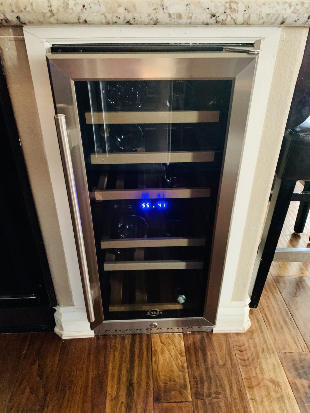 Tylza Mini Fridge 15 Inch Wine Cooler Under Counter, 30 Bottles Dual Zone Wine Fridge with Safety Lock, Wine Refrigerator Freestanding, Built-in Wine Cellars customer photo 1