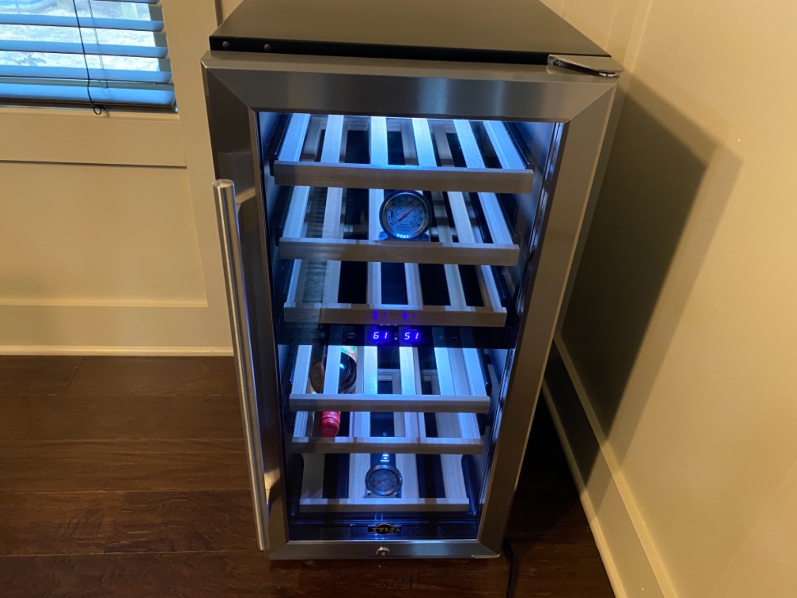 Tylza Mini Fridge 15 Inch Wine Cooler Under Counter, 30 Bottles Dual Zone Wine Fridge with Safety Lock, Wine Refrigerator Freestanding, Built-in Wine Cellars customer photo 2