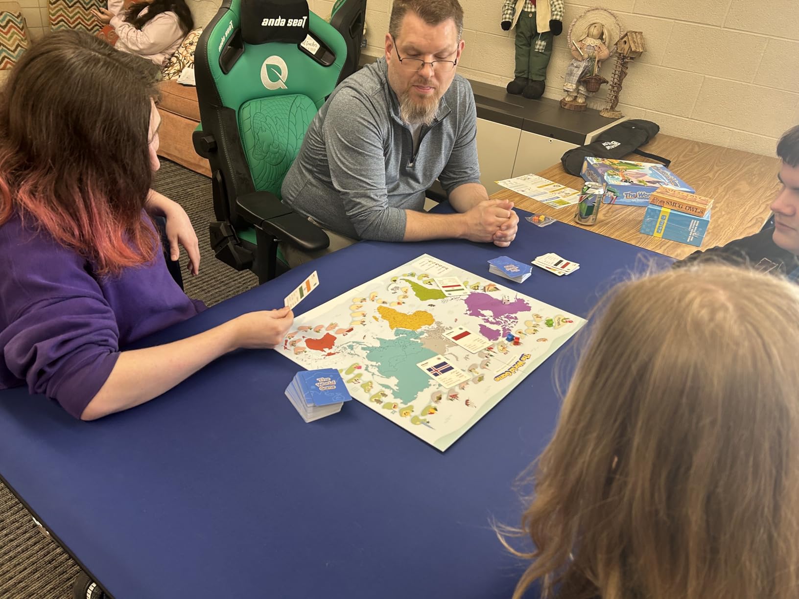 The World Game - Fun Geography Board Game - Educational Game for Kids & Adults - Cool Learning Gift Idea for Teenage Boys & Girls, 2-5 Players customer photo 1