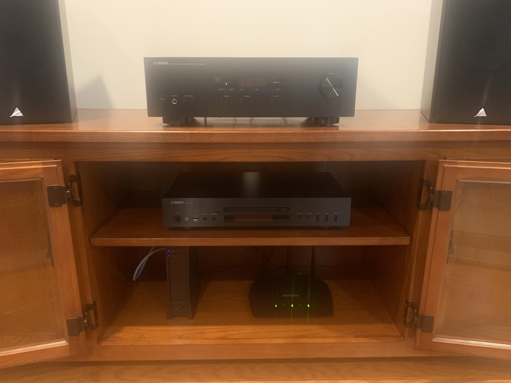 Yamaha CD-S303 Single CD Player, Black customer photo 1