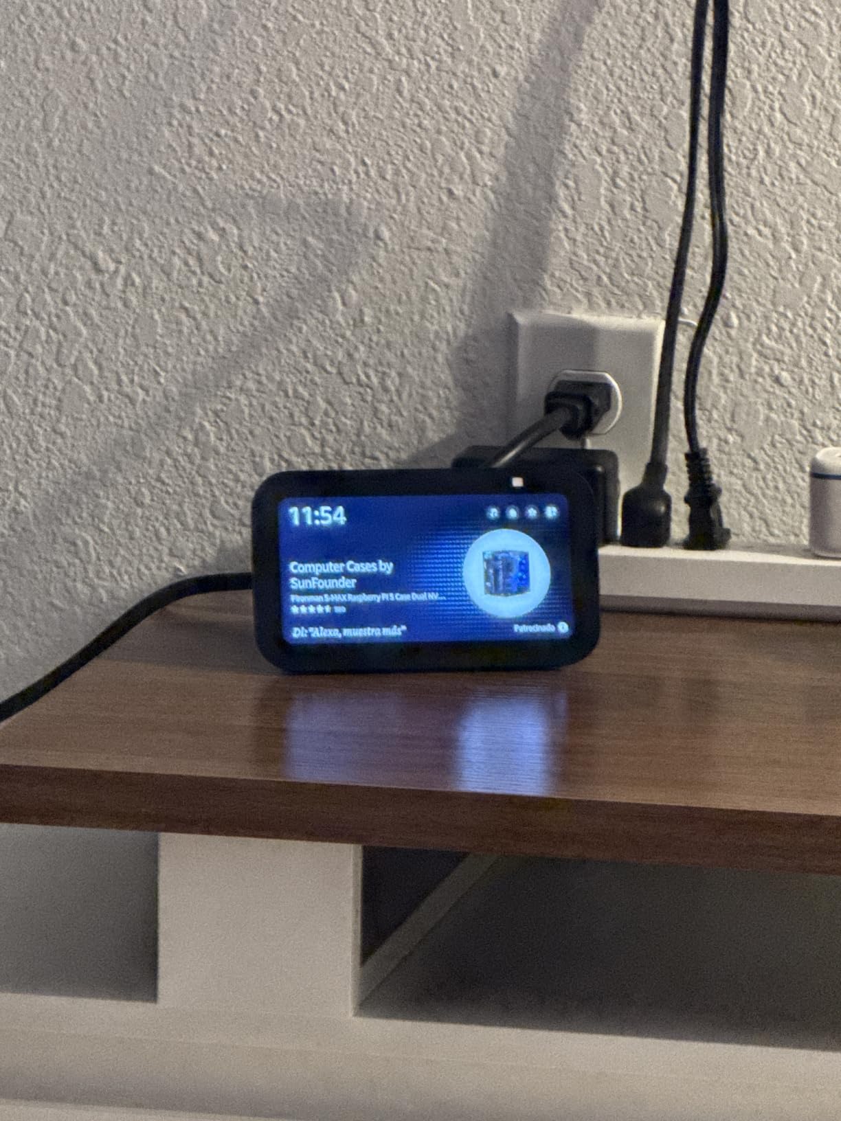 Amazon Echo Show 5 (newest model), Smart display, Designed for Alexa+, 2x the bass and clearer sound, Charcoal customer photo 2