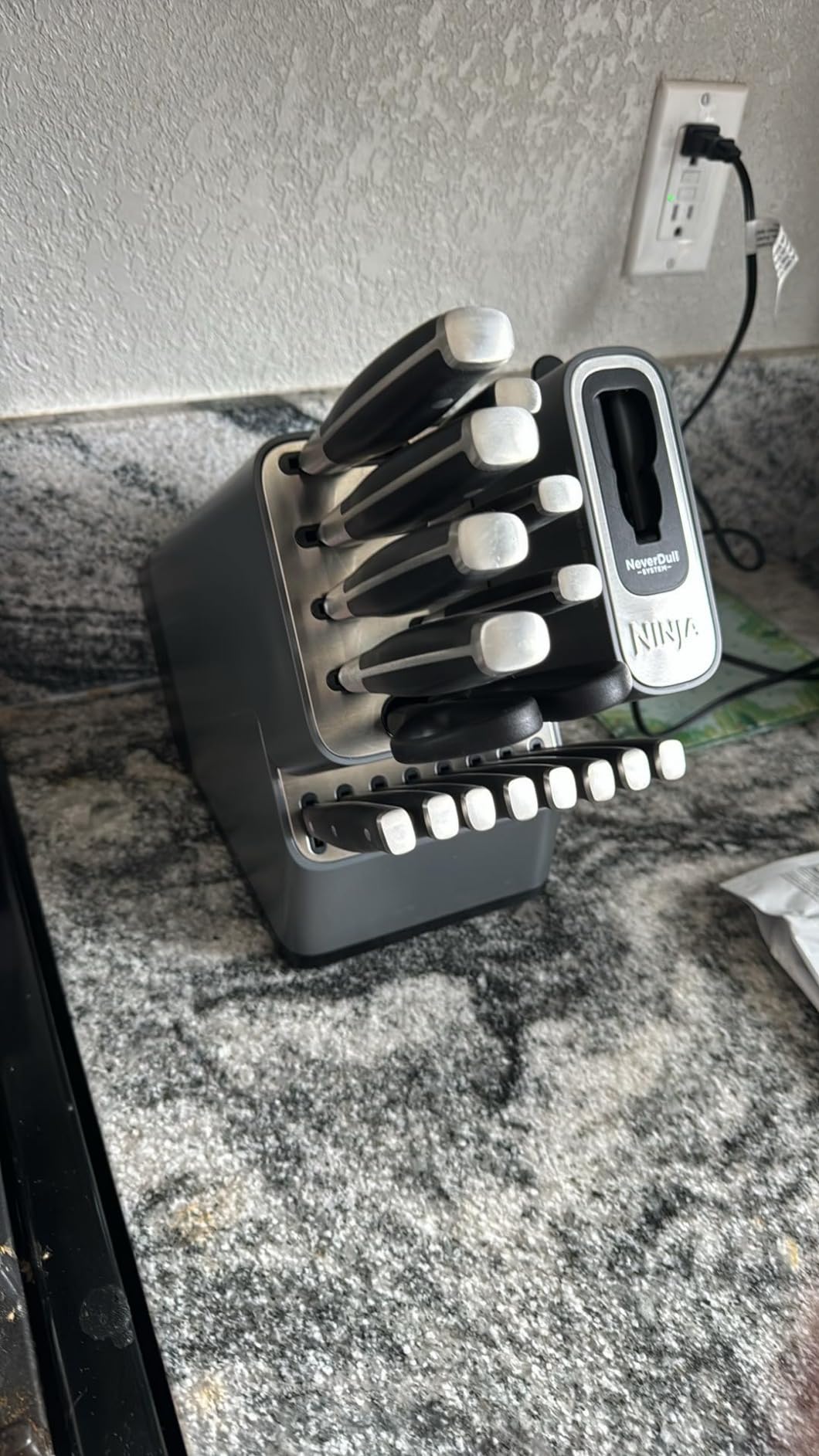 Ninja NeverDull Knife Block Set | 17 Piece Kitchen Knife System with Built-in Sharpener | Rust Resistant, German Stainless-Steel Knives | Black | K32017 customer photo 1