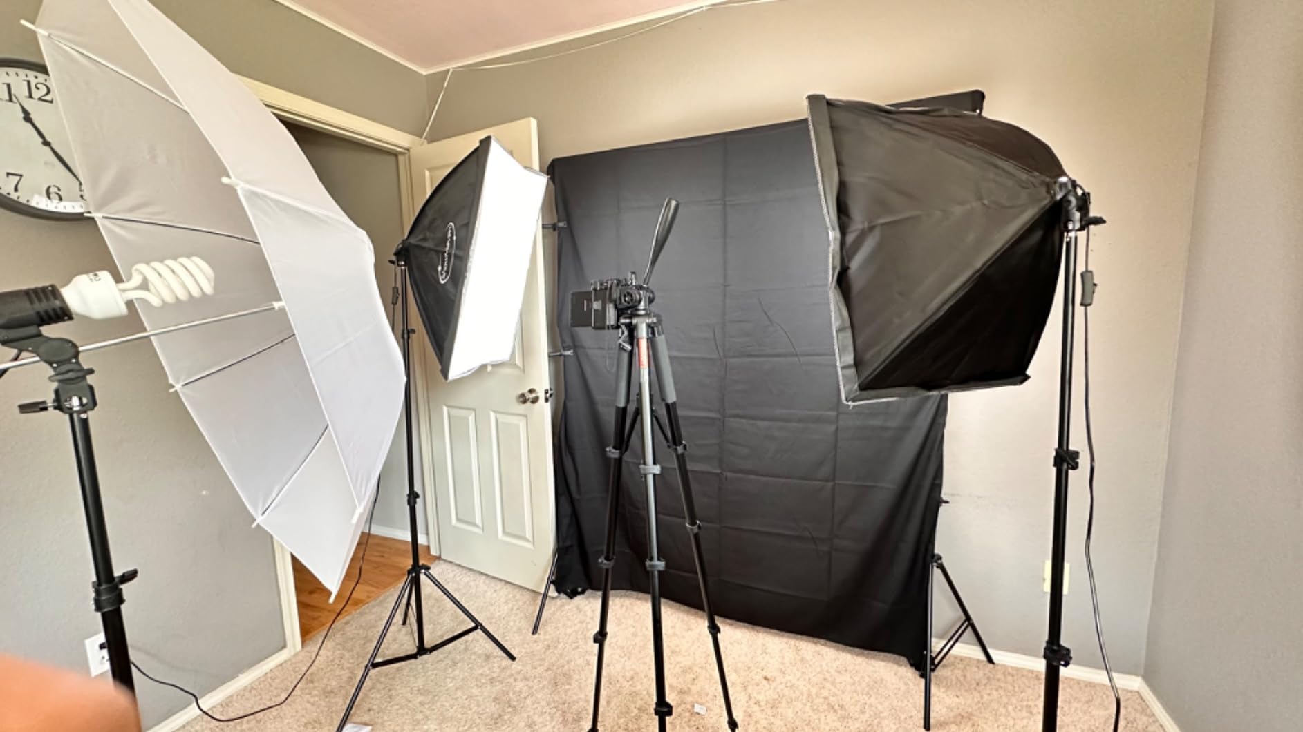 ShowMaven Photography Lighting Kit, Softbox Lighting Kit with Photo Backdrop for Product Photography, Portrait Photography, Video Shooting Photography customer photo 1