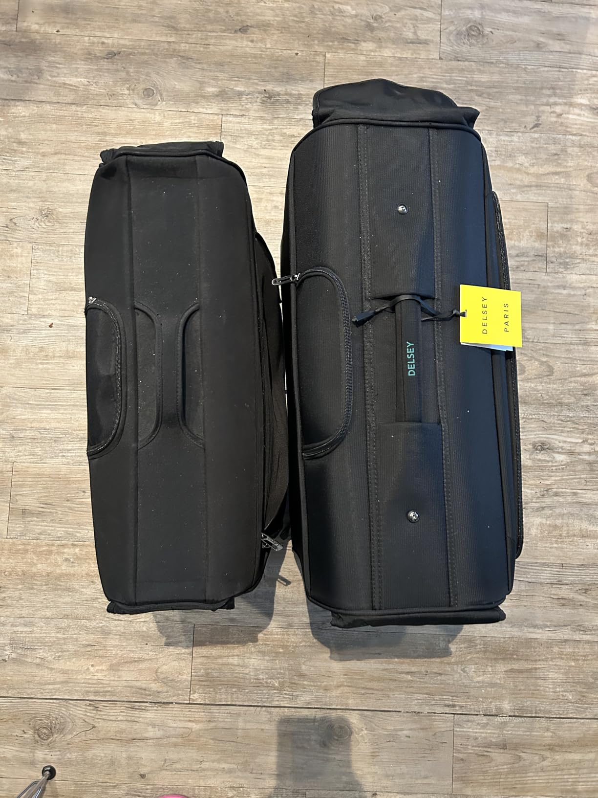 DELSEY Paris Helium DLX - Rolling Garment Bag with Spinner Wheel - Lightweight Travel Garment Bag - SECURITECH Zip - Suit and Dresses Rolling Travel Bag - Checked Size, Black customer photo 1