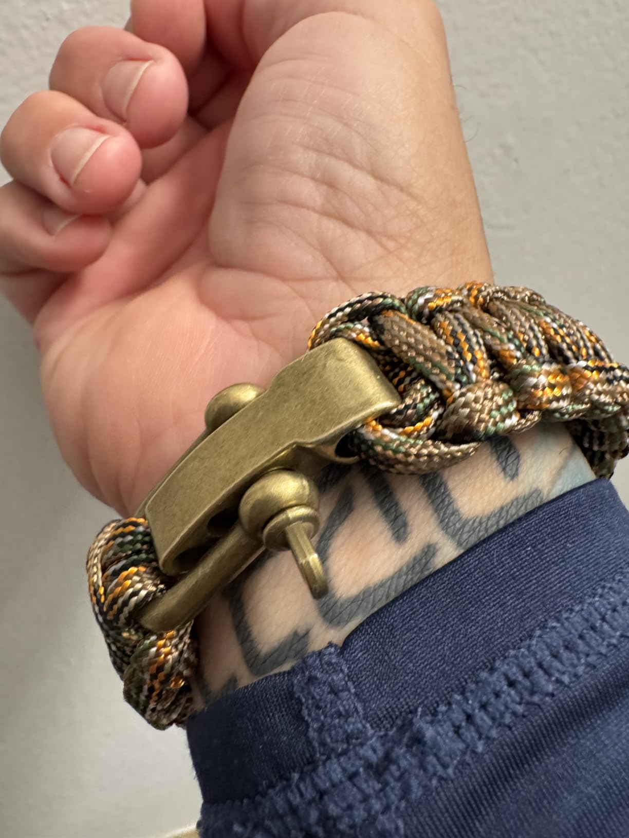 VAYOBOO Paracord Bracelet - Tactical Survival Bracelet for Men with Bronze USA Flag - 3 Adjustable Sizes - Green Camo, L customer photo 2