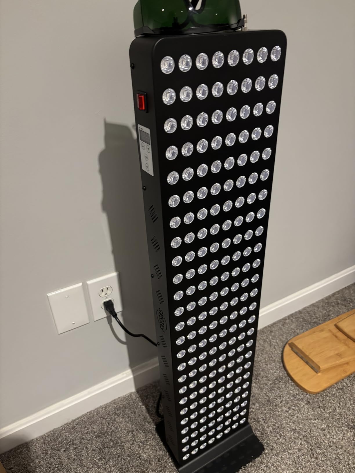 EXESAS Red Light Therapy Device for Full Body, 630nm, 660nm, 810nm & 850nm, Near Infrared Dual-Chip Clinical Grade LED Panel for Smooth Skin, Weight, Pain and Overall Wellness (120LED) customer photo 1