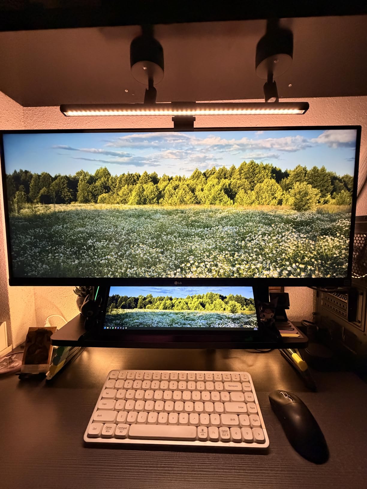 Quntis Monitor Light Bar PRO+ with Remote Control, Fit for Curved/Flat Monitor, Eye-Care USB Computer Lamp Dimmable Screen Light Bar with Auto-Dimming, No Glare Home Office Gaming Desk Lamp customer photo 2