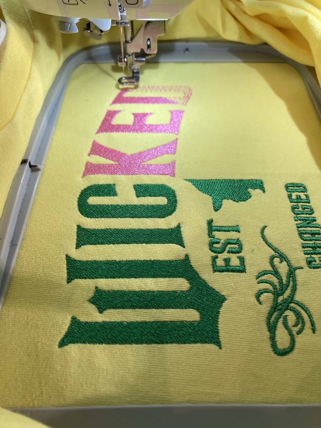 Brother SE2000 Sewing and Embroidery Machine Computerized customer photo 2