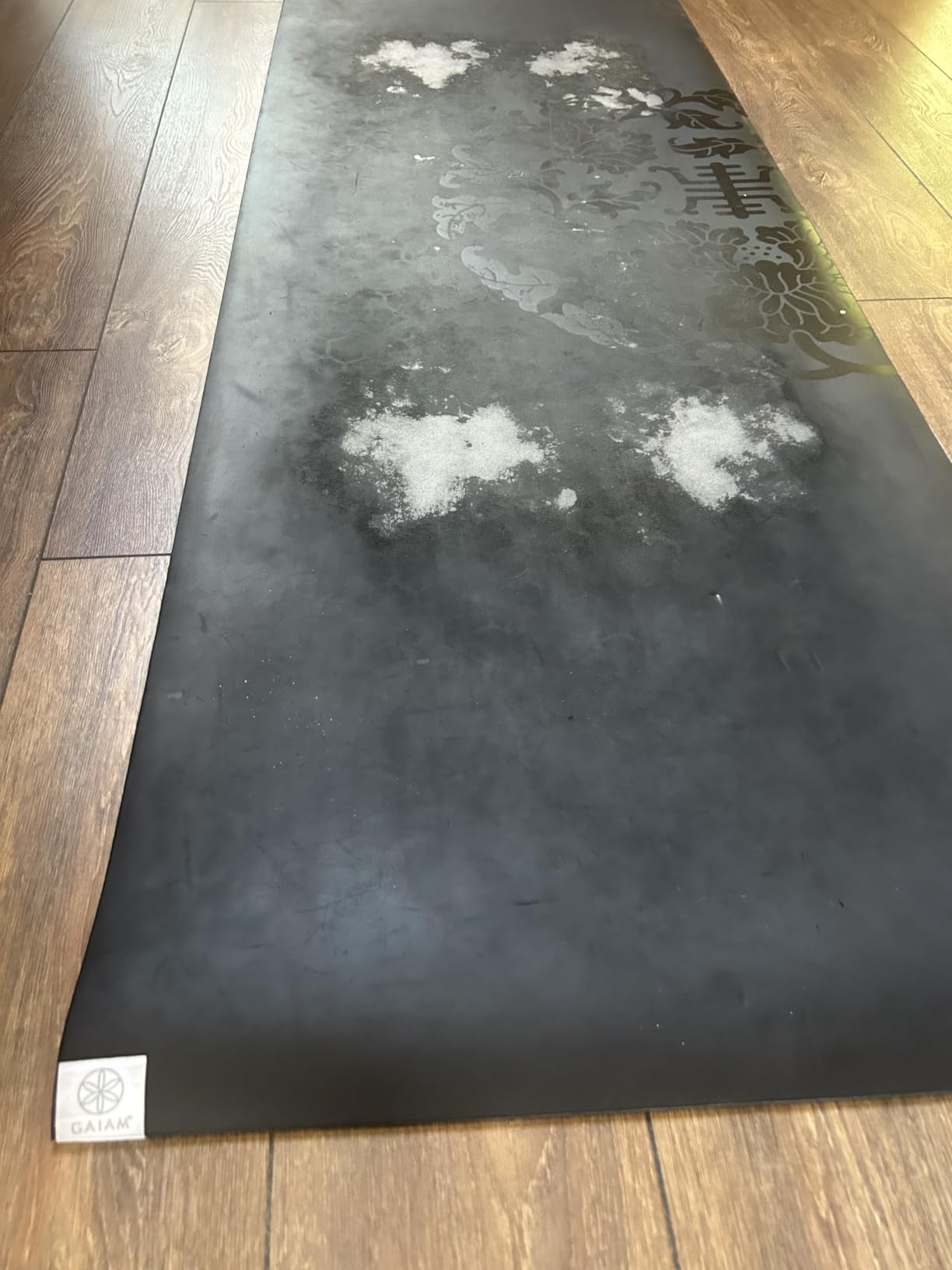 Gaiam Dry-Grip Yoga Mat - 5mm Thick Non-Slip Exercise & Fitness Mat for Standard or Hot Yoga, Pilates and Floor Workouts - Cushioned Support, Non-Slip Coat - 68 x 24 Inches customer photo 2