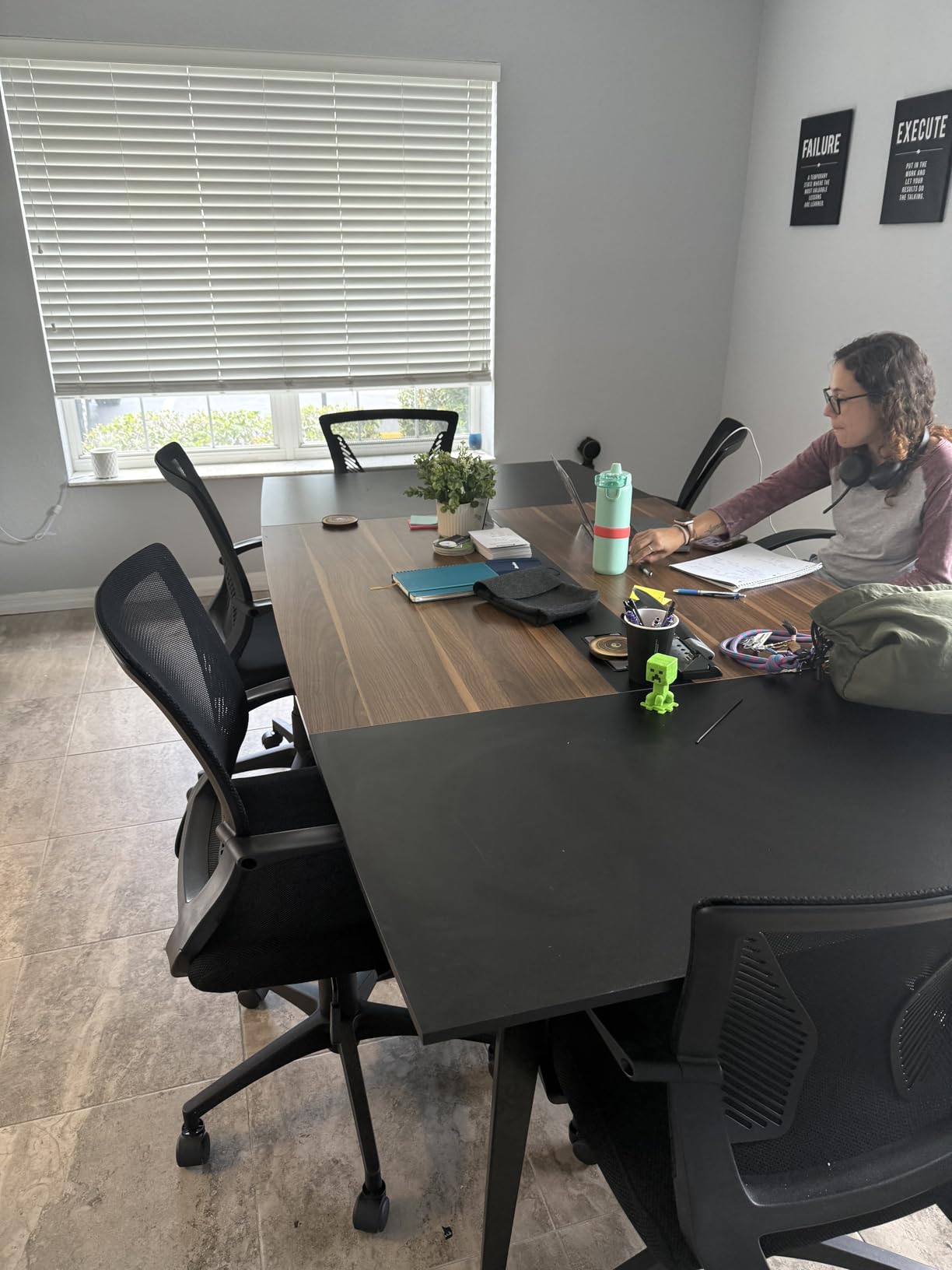 Tribesigns 6FT Conference Table, 70.86L x 35.43W x 29.52H Inches Boat Shaped Meeting Table, Industrial Grey Seminar Table for Office Meeting Conference Room customer photo 2