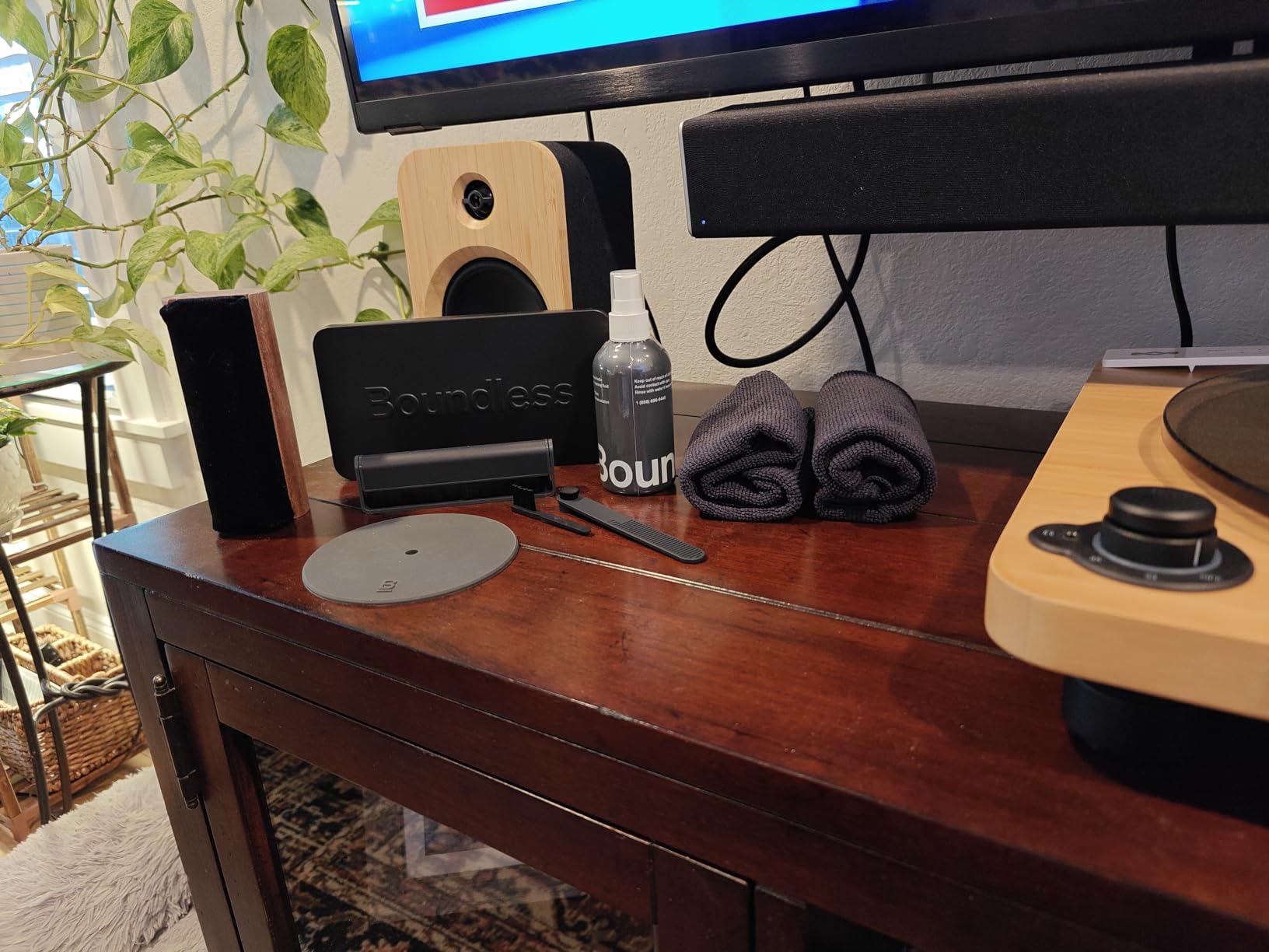 Boundless Audio Vinyl Record Cleaning Kit - 8-in-1 Vinyl Cleaner Kit Includes Carbon Fiber & Velvet Record Brushes, Stylus Brush, Cleaning Solution, Microfiber Cloths & Metal Case customer photo 2