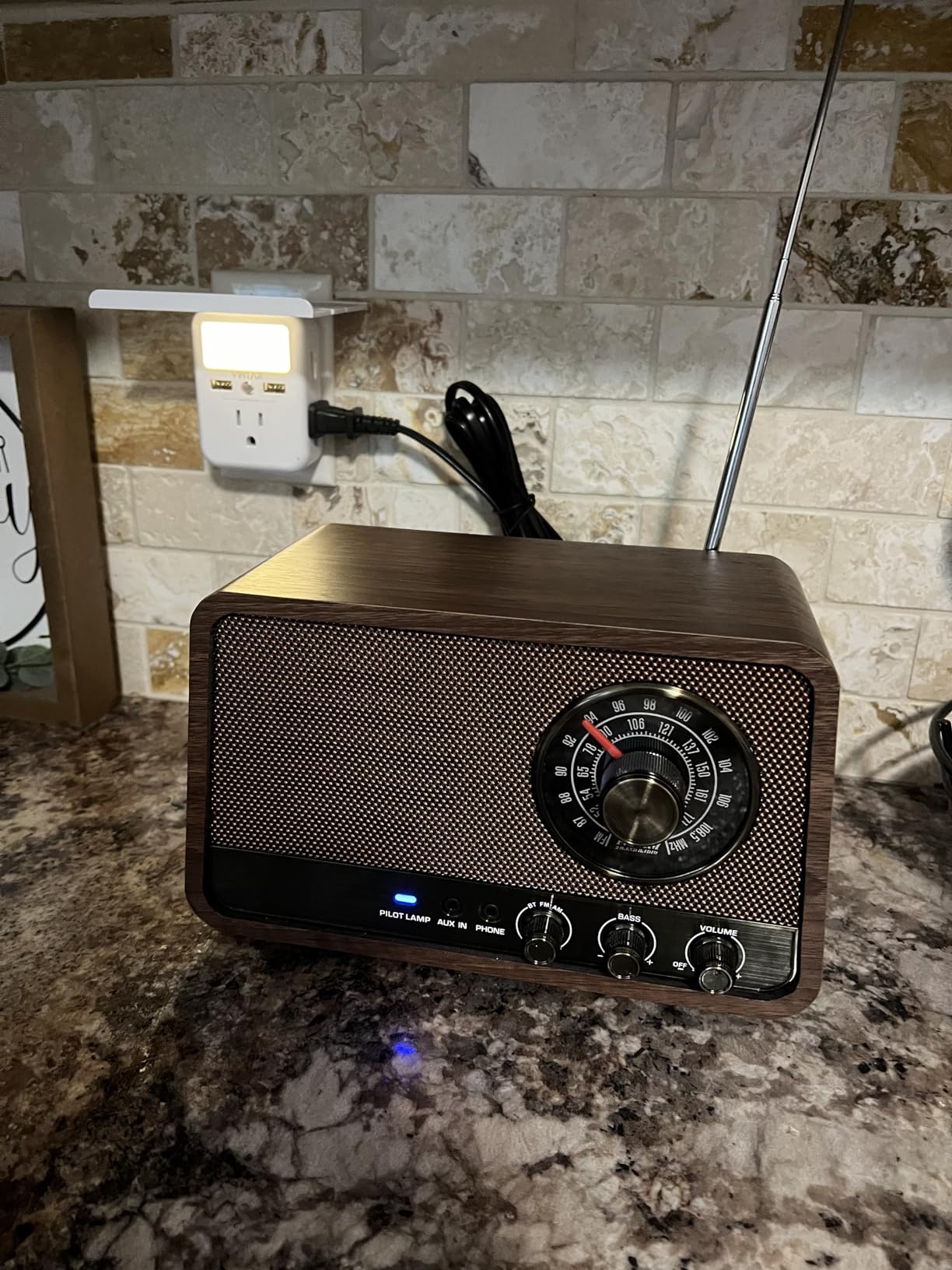 Vintage Wooden AM FM Bluetooth Radio with 10 Watts Powerful Sound, Retro Bluetooth Speaker Radio with Amber-Glowing Dial, Bass Control, Aux Input, Headphone Jack, for Home, Office, Kitchen customer photo 2