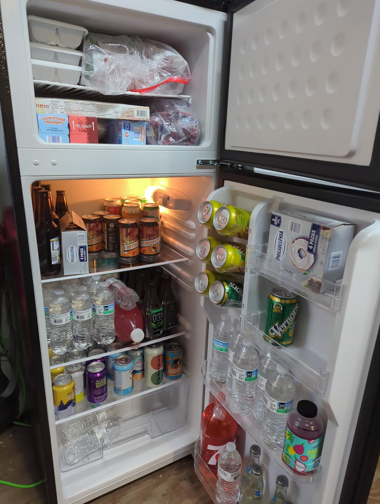 Upstreman 7.7 Cu.Ft. Refrigerator with Freezer Double Door Fridge | 5 Adjustable Thermostat, Large Capacity, Reversible Door Swing, Refrigerator for Apartment, Office, Dorm, Black (BD75) customer photo 1